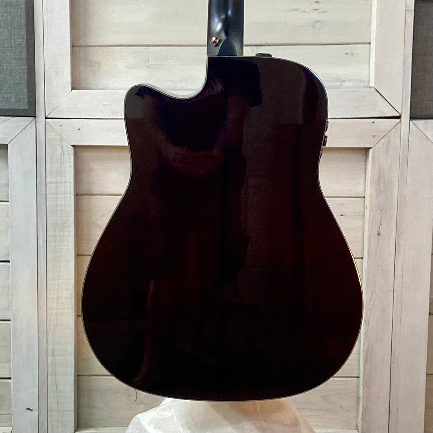 Yamaha TAG3 C TransAcoustic Dreadnought Electric Acoustic Guitar in Sand Burst