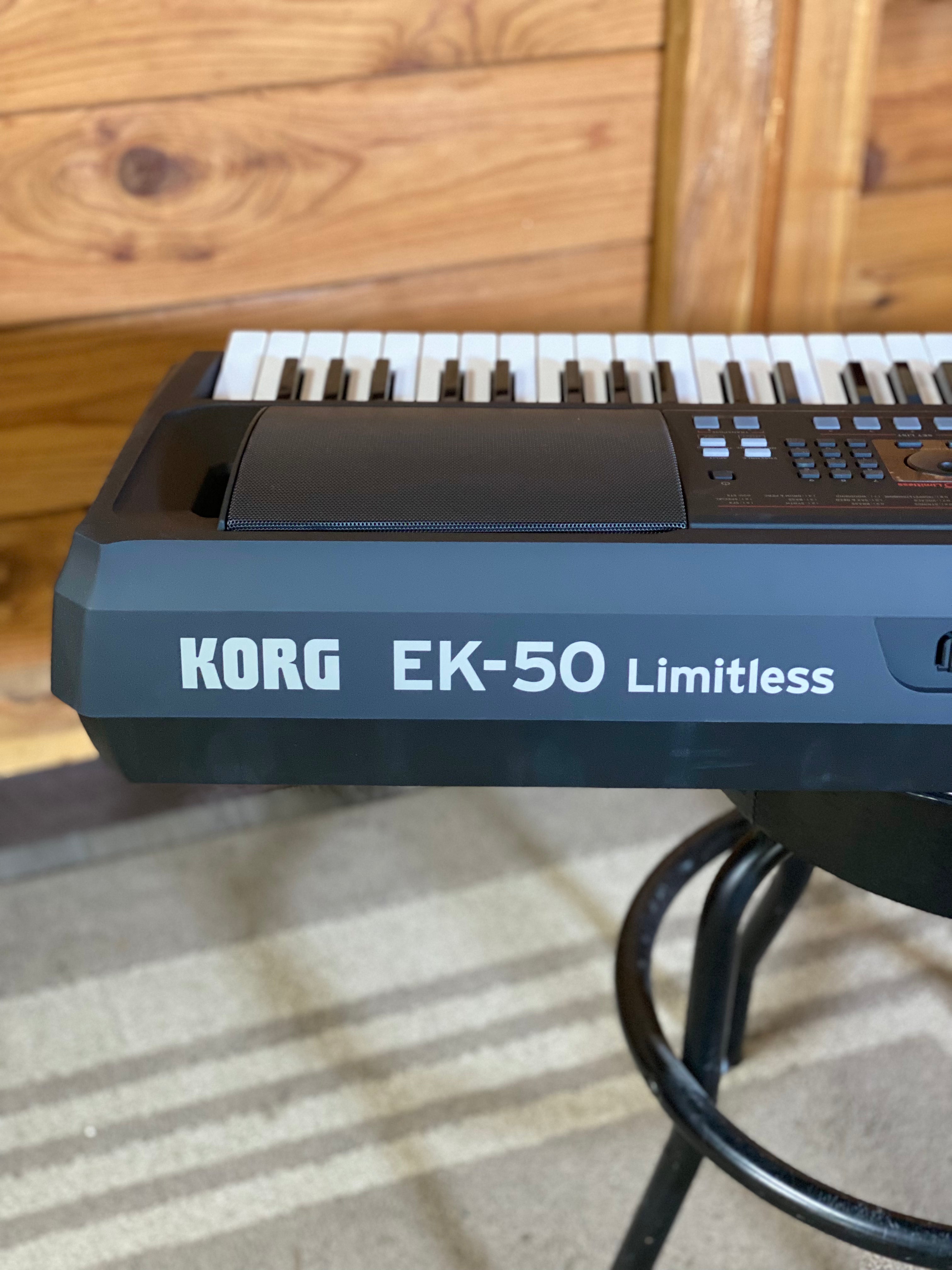 Korg EK-50L 61-Key Arranger Keyboard With 790 Sounds, 59 Drum Kits & 290 Styles