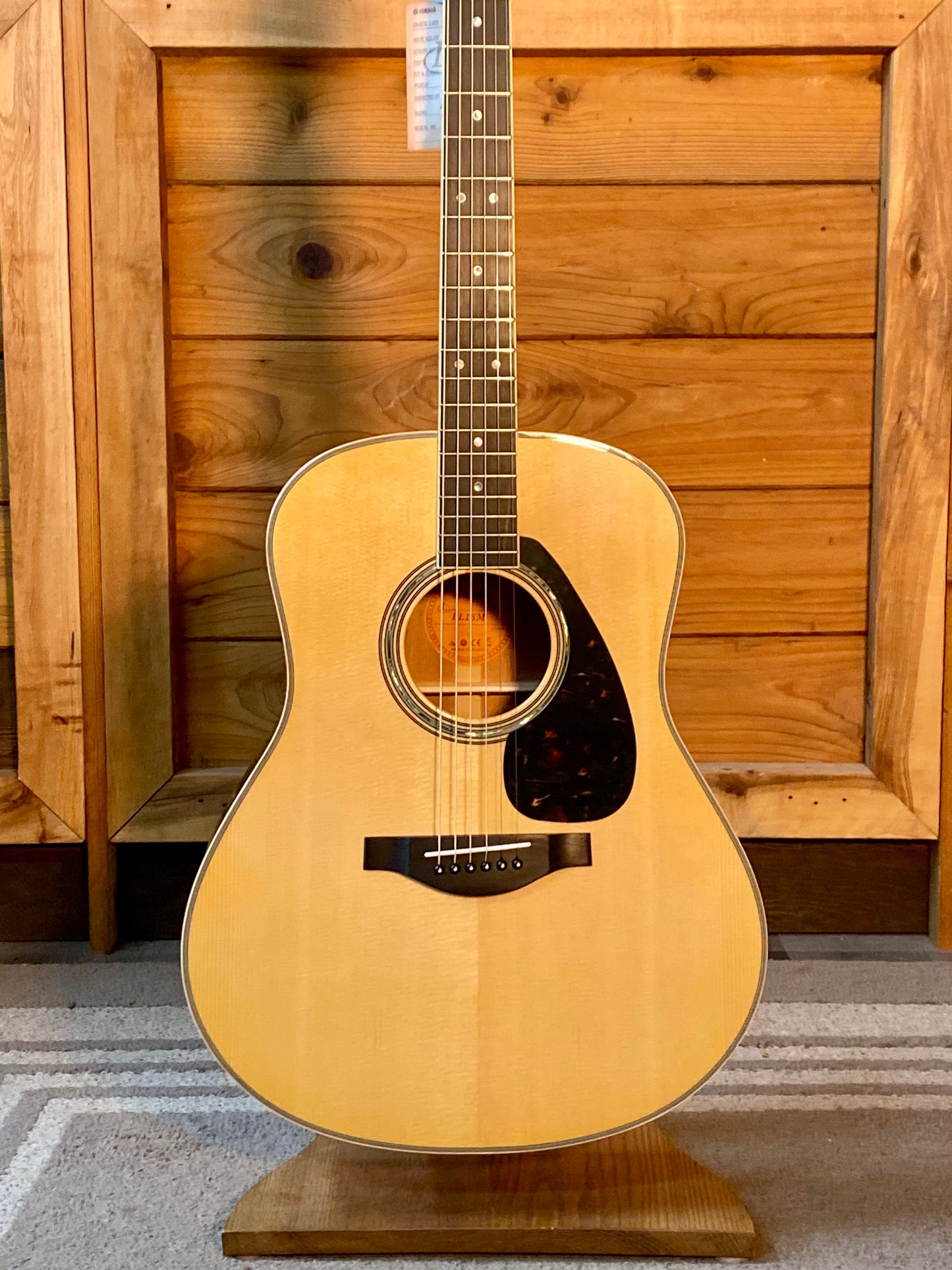 Yamaha LL16M A.R.E. Dreadnought Electric/Acoustic Guitar- Mahogany