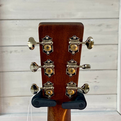 Martin 0-10E Retro Jason Isbell Electric/Acoustic Guitar with Softshell Case