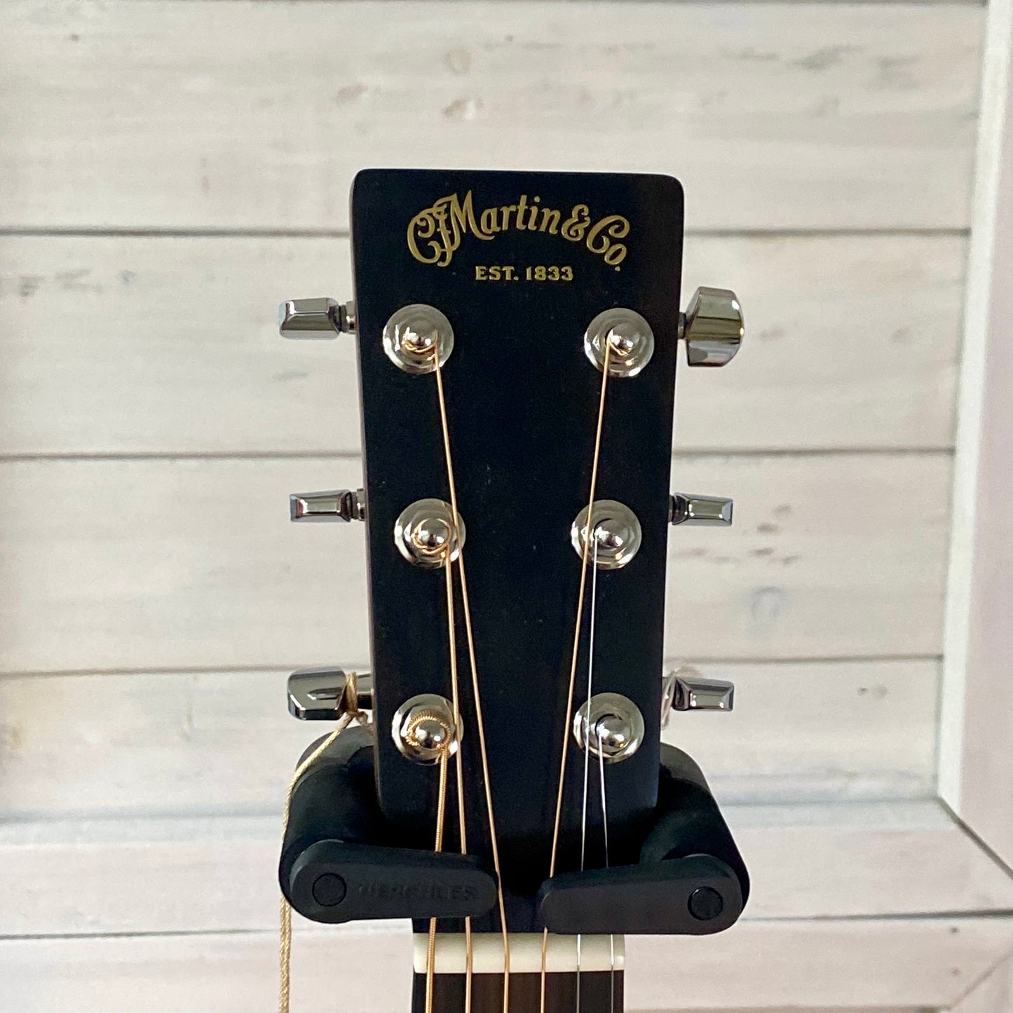 Martin 000-10E Shawn Mendes Signature Electric/ Acoustic Guitar with Softshell Case
