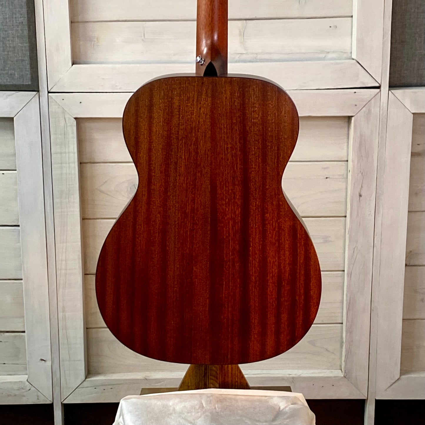 Martin 000-10E Shawn Mendes Signature Electric/ Acoustic Guitar with Softshell Case
