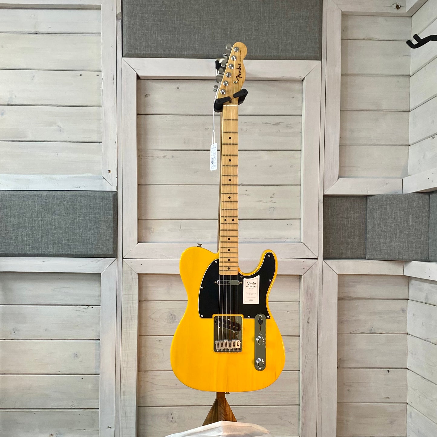 Fender Standard Telecaster in Butterscotch Blonde