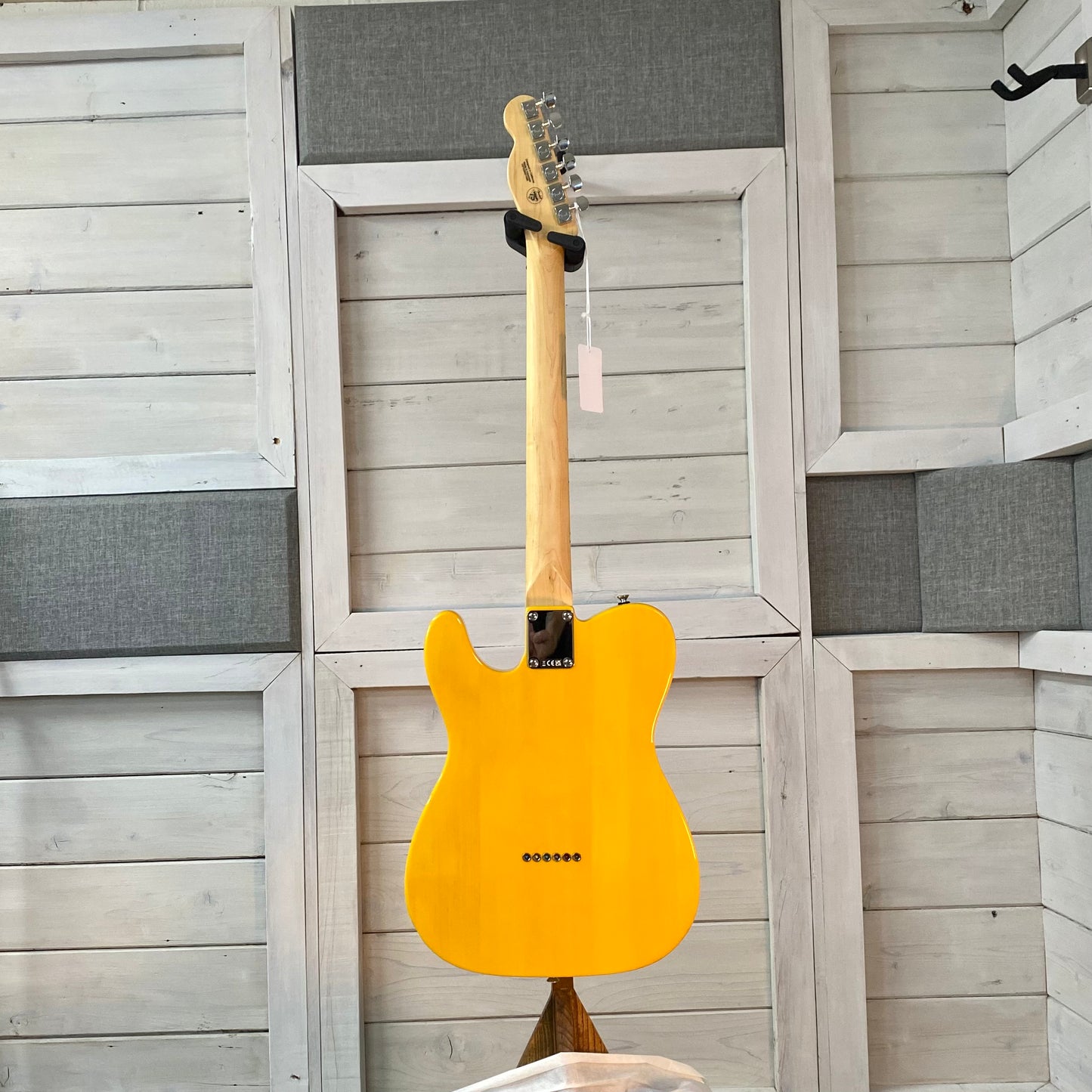 Fender Standard Telecaster in Butterscotch Blonde