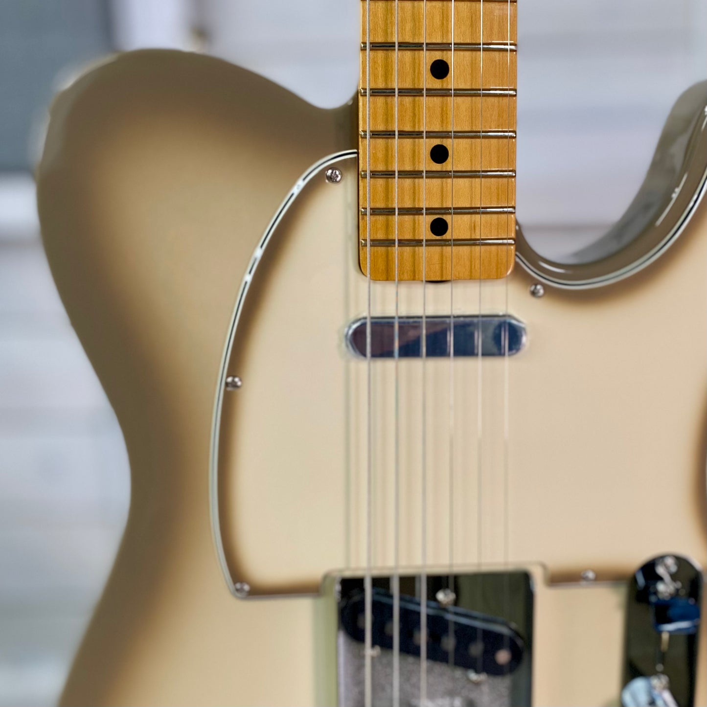 Fender Limited Edition Vintera '60s Telecaster with Maple Fingerboard in Antigua