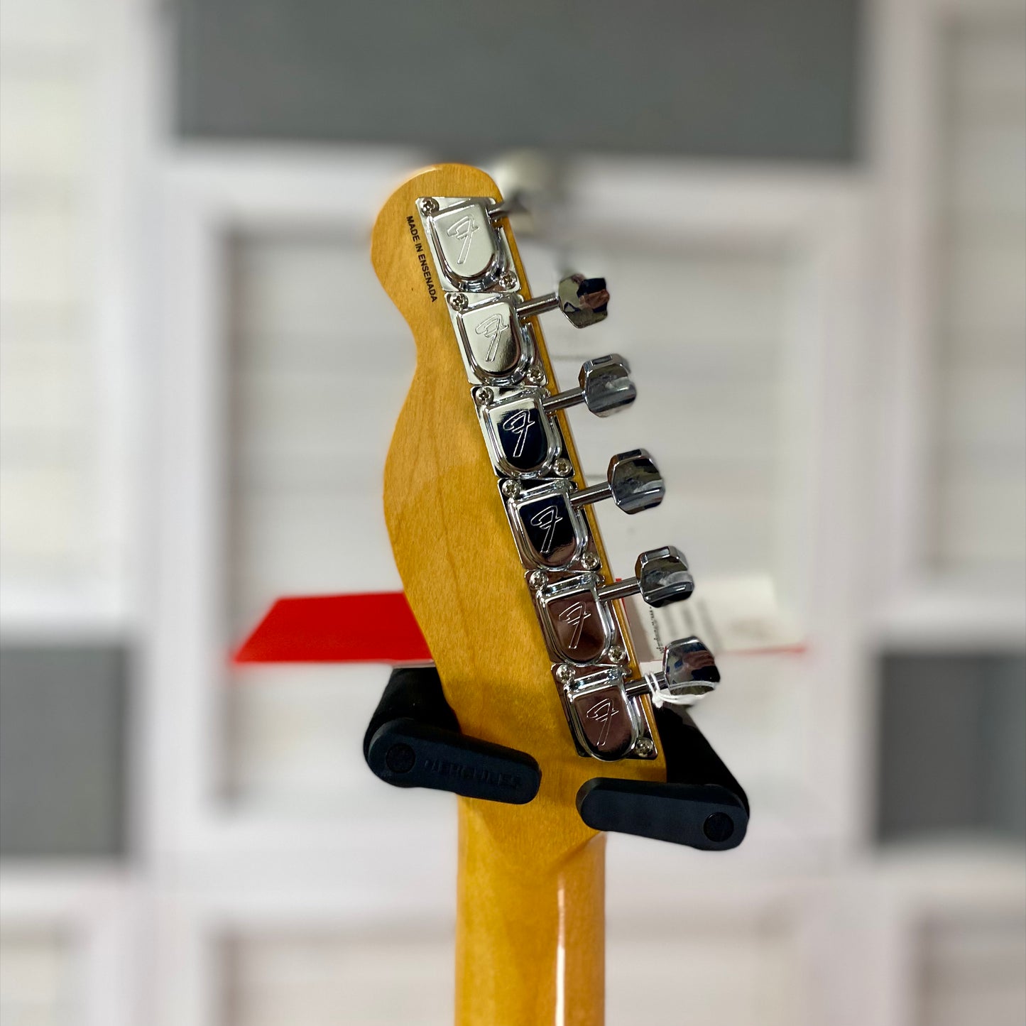 Fender Limited Edition Vintera '60s Telecaster with Maple Fingerboard in Antigua
