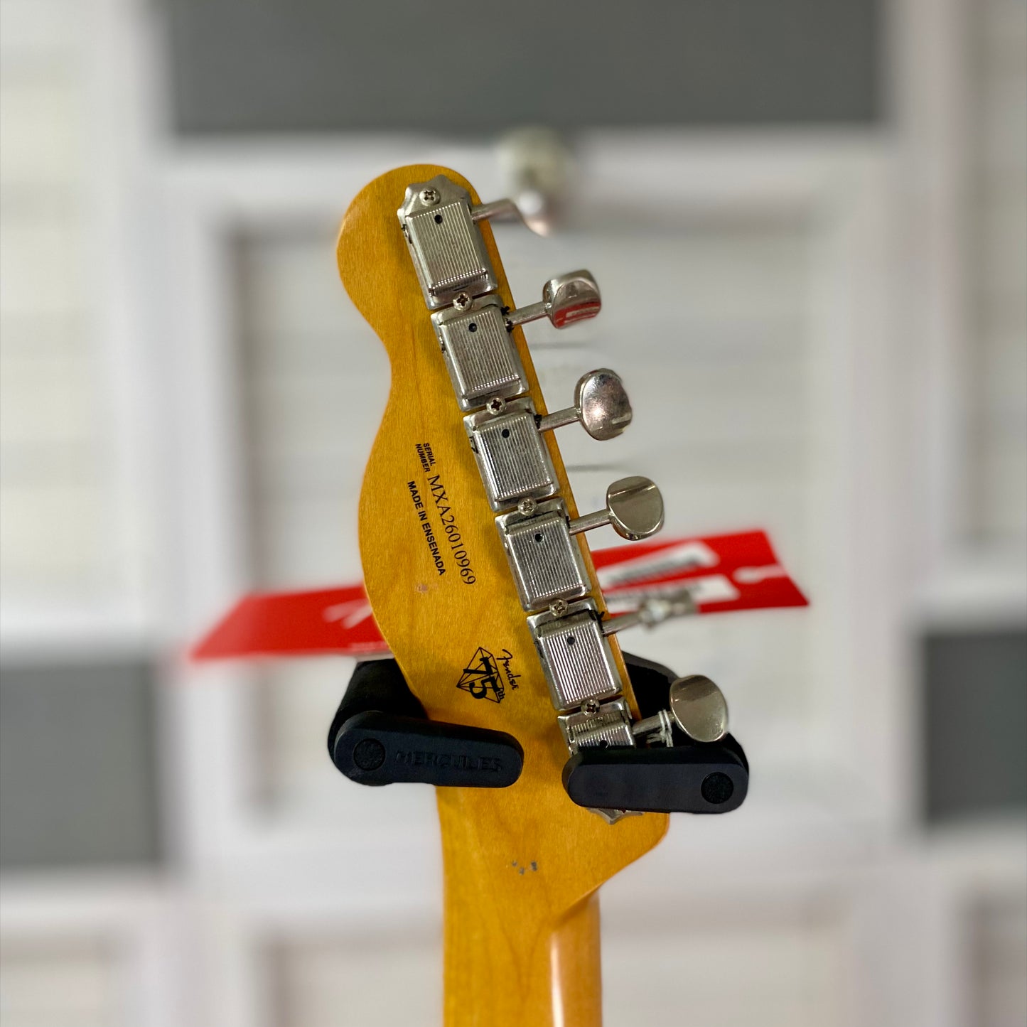 Fender Dealer Exclusive Vintera Road Worn '60s Double Esquire in Black  With Hardshell Case
