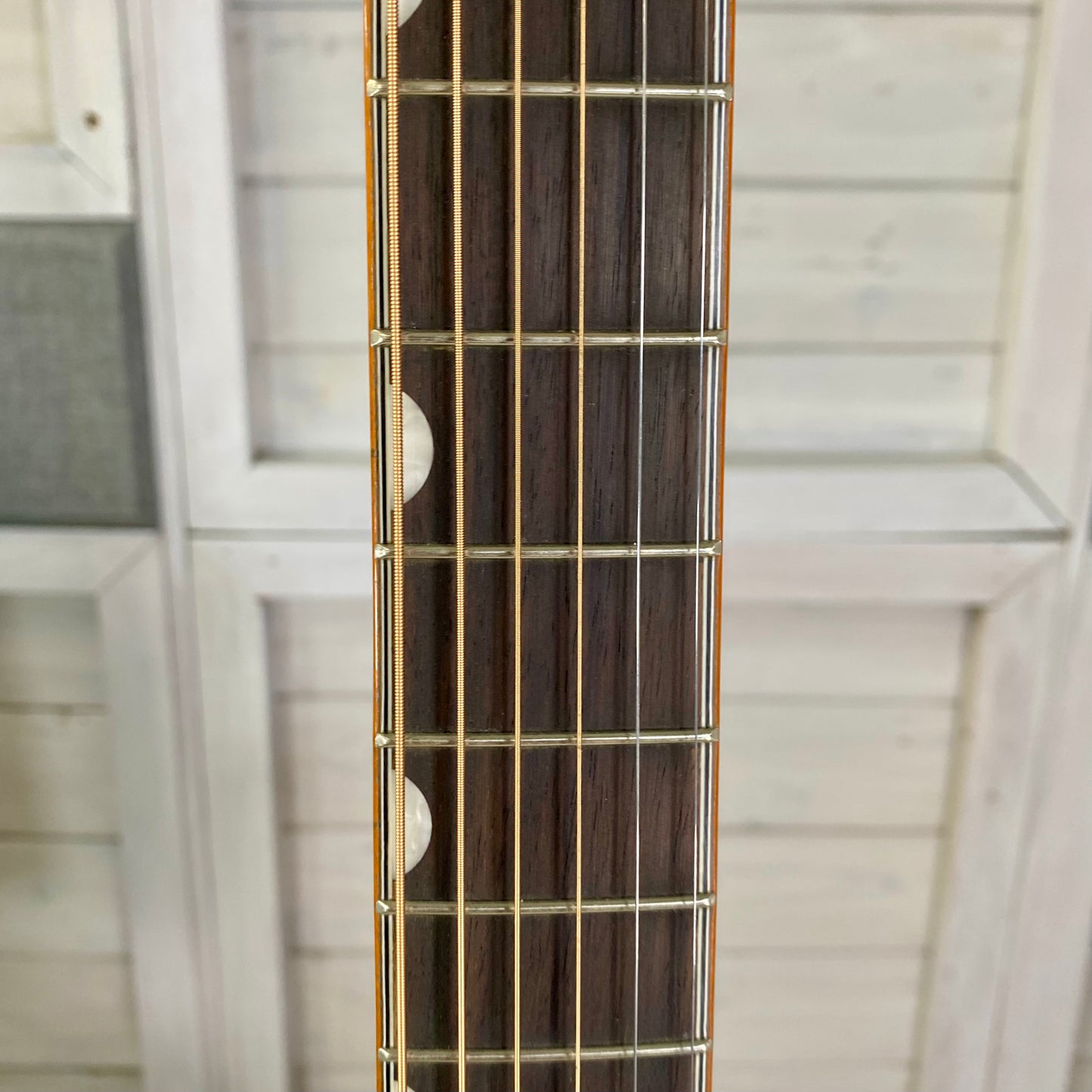 Gretsch G5022CWFE Rancher Falcon Jumbo Electric Acoustic Guitar With Hardshell Case in White USED