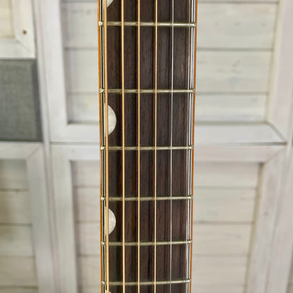Gretsch G5022CWFE Rancher Falcon Jumbo Electric Acoustic Guitar With Hardshell Case in White USED