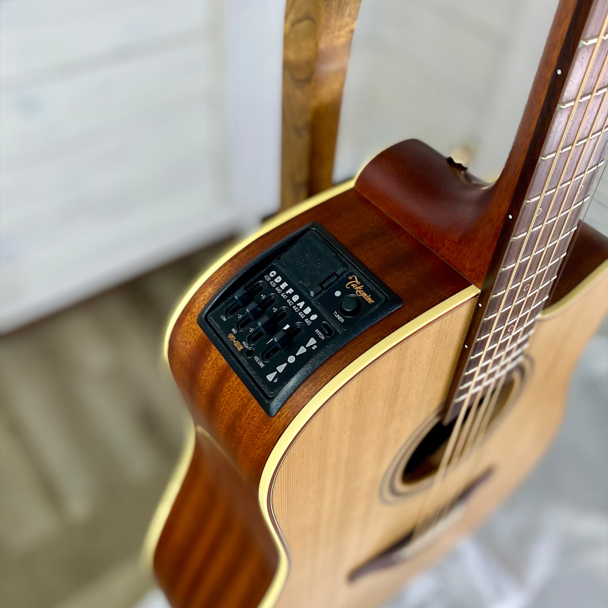Takamine Pro Series 3 P3DC Electric Acoustic Guitar With Case – view 6