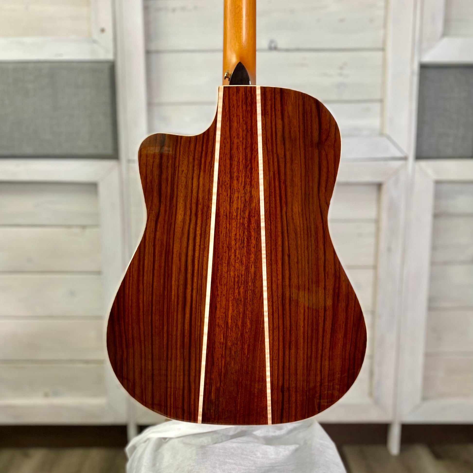Faith Guitars HiGloss Saturn 3-Piece Indonesian Rosewood Back & Sides Electric/ Acoustic Guitar – view 11