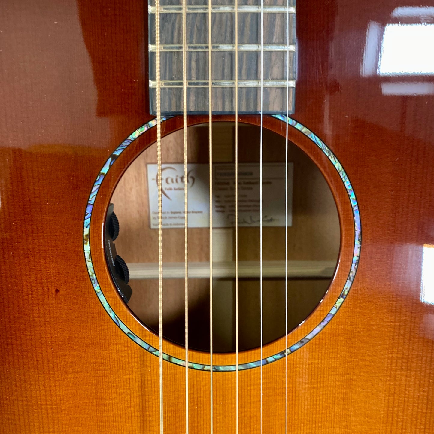 Faith Classic Burst Mars Drop-Shoulder Dreadnought Electric / Acoustic Guitar - Sunburst – view 6