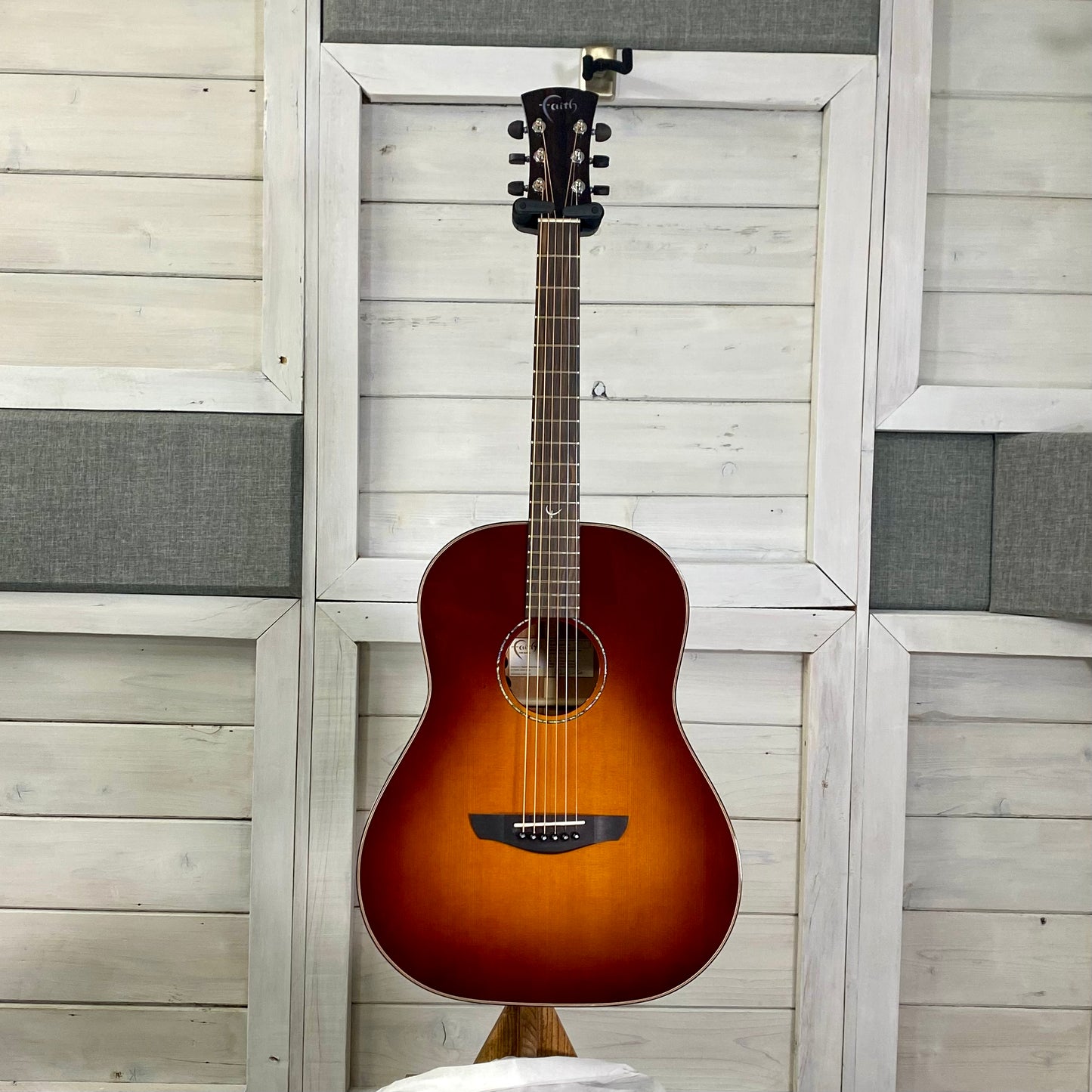 Faith Classic Burst Mars Drop-Shoulder Dreadnought Electric / Acoustic Guitar - Sunburst