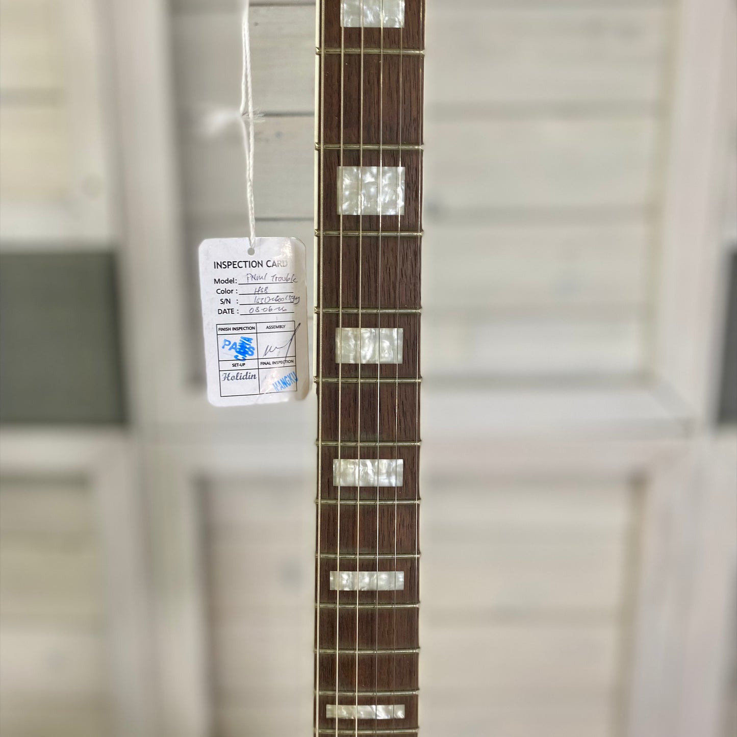 Squier Paranormal Troublemaker Telecaster Deluxe with Bigsby in Honey Sunburst