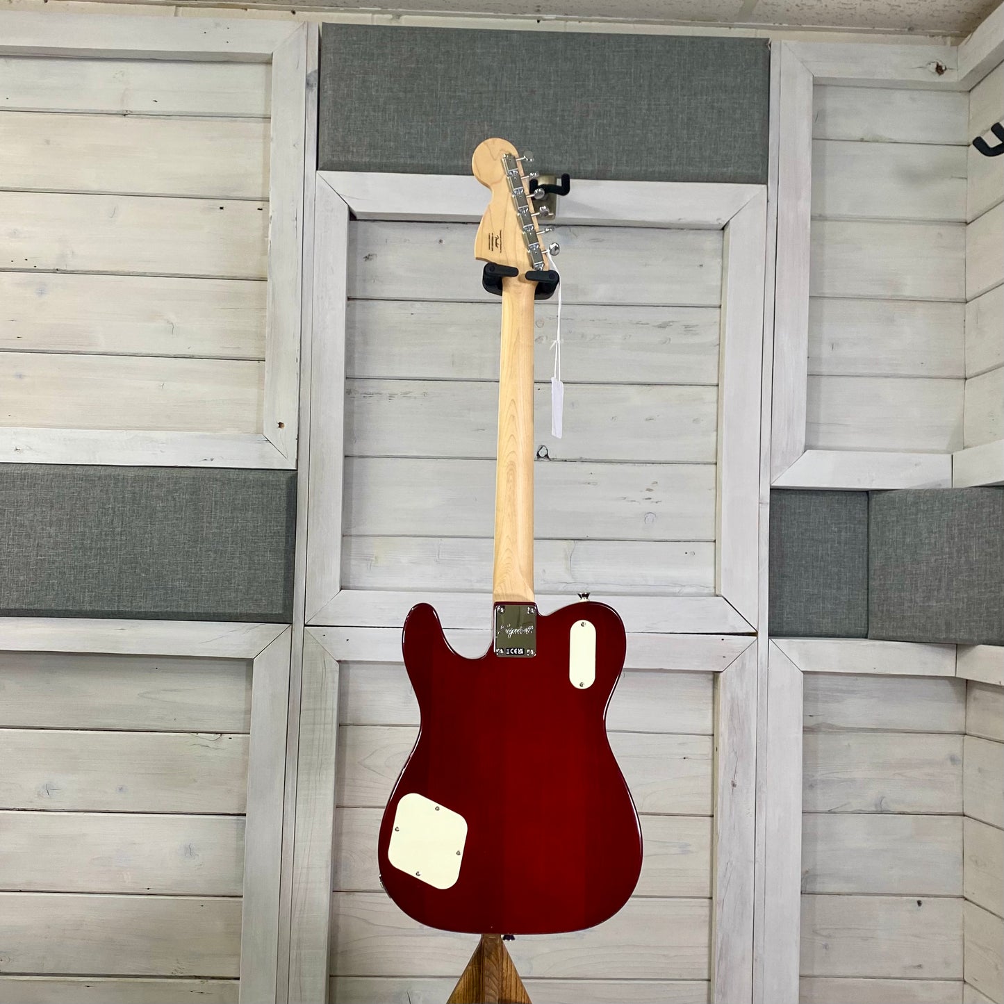 Squier Paranormal Troublemaker Telecaster Deluxe with Bigsby in Honey Sunburst