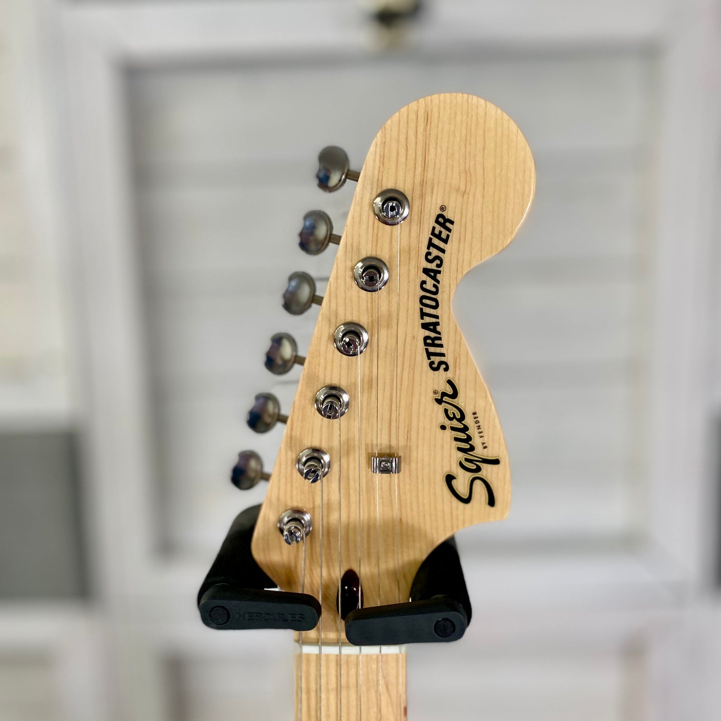 Squier Paranormal Stratocaster® Deluxe in Lake Placid Blue