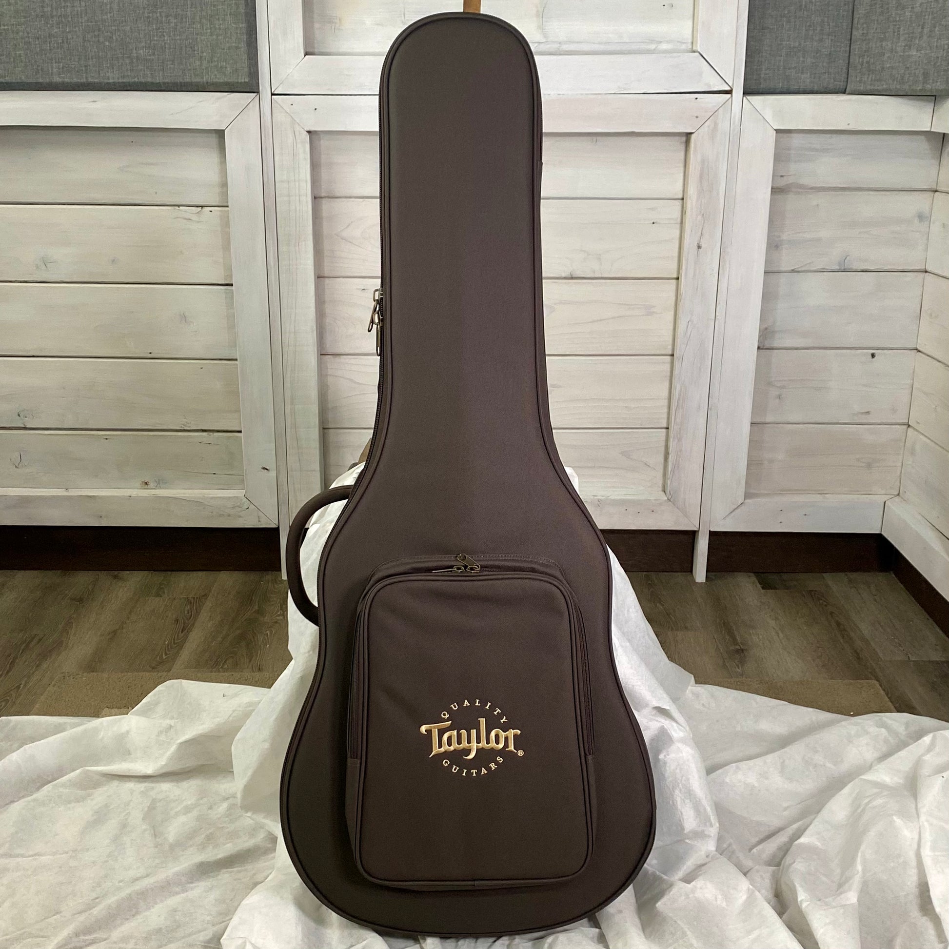 Taylor Guitars 250ce-BLK Plus Maple/ Spruce Electric Acoustic 12 String Guitar in Black – view 5