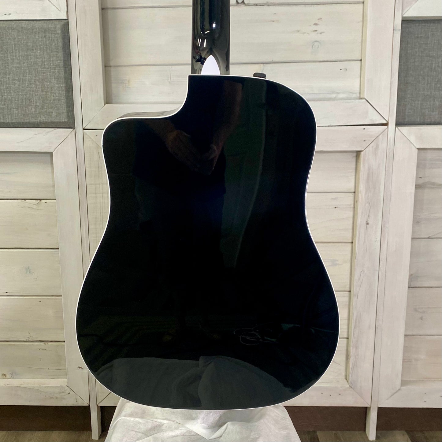 Taylor Guitars 250ce-BLK Plus Maple/ Spruce Electric Acoustic 12 String Guitar in Black – view 9