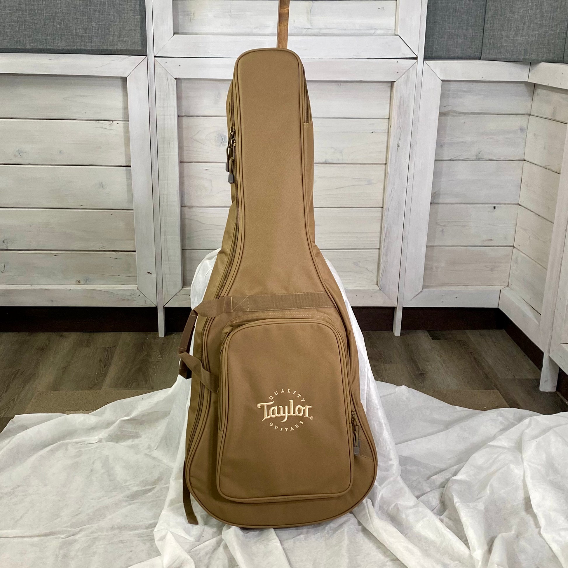 Taylor 114ce Sapele/ Spruce Electric Acoustic Guitar – view 4