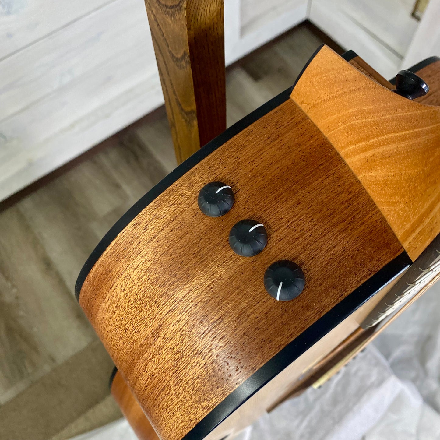Taylor 114ce Sapele/ Spruce Electric Acoustic Guitar – view 6