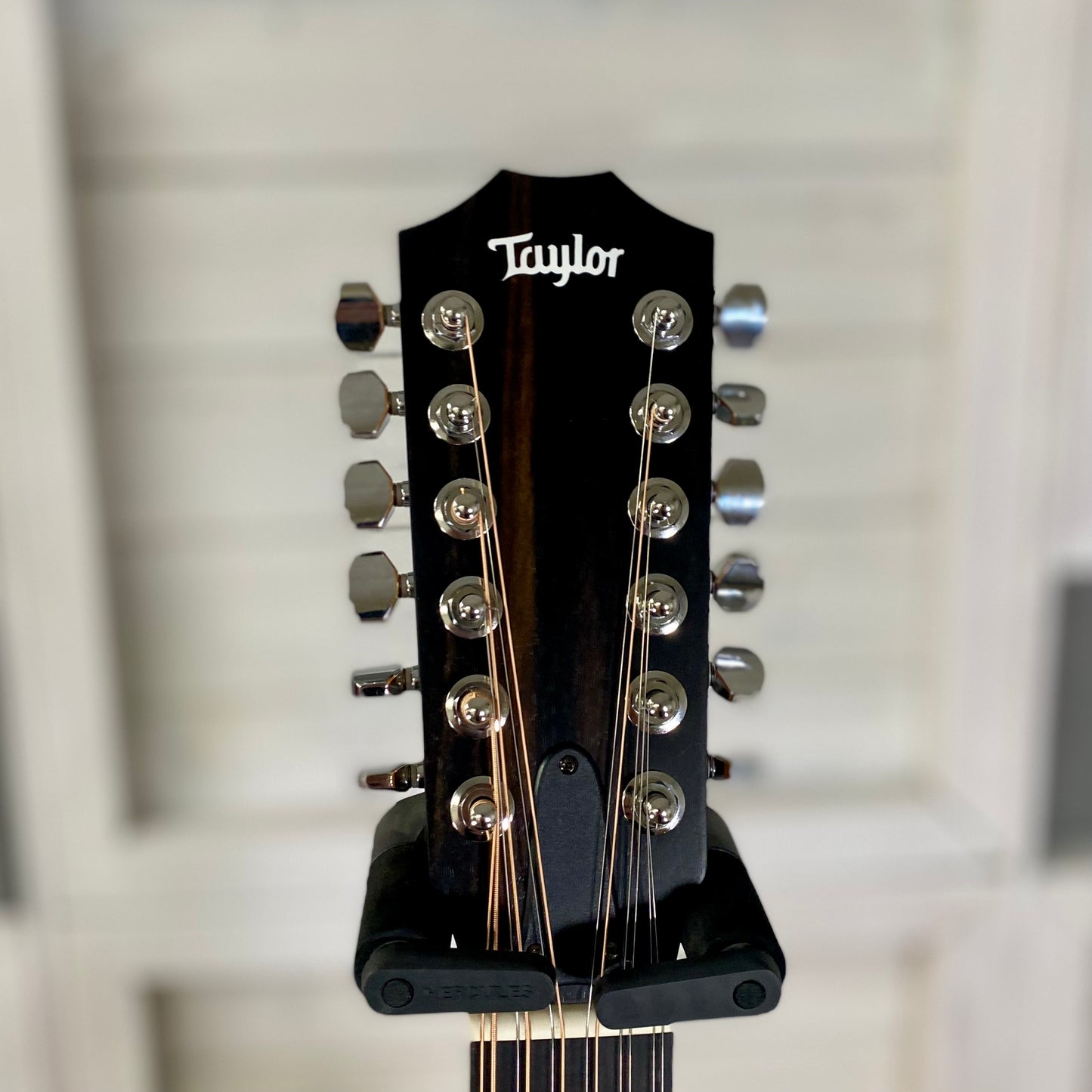 Taylor Guitars 150ce 12 String Dreadnought Sapele/Spruce Electric Acoustic Guitar – view 2