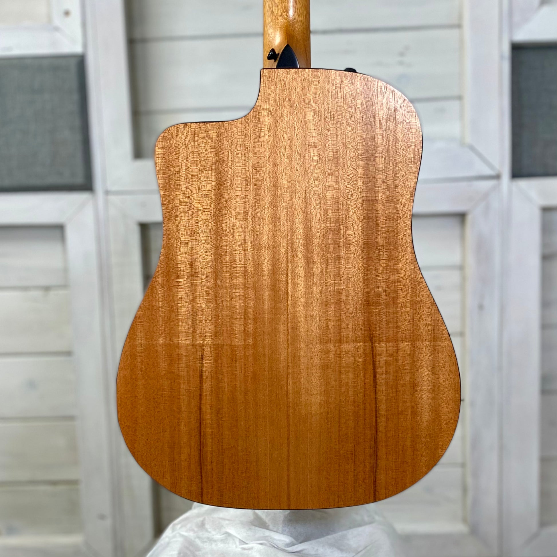 Taylor Guitars 150ce 12 String Dreadnought Sapele/Spruce Electric Acoustic Guitar – view 9