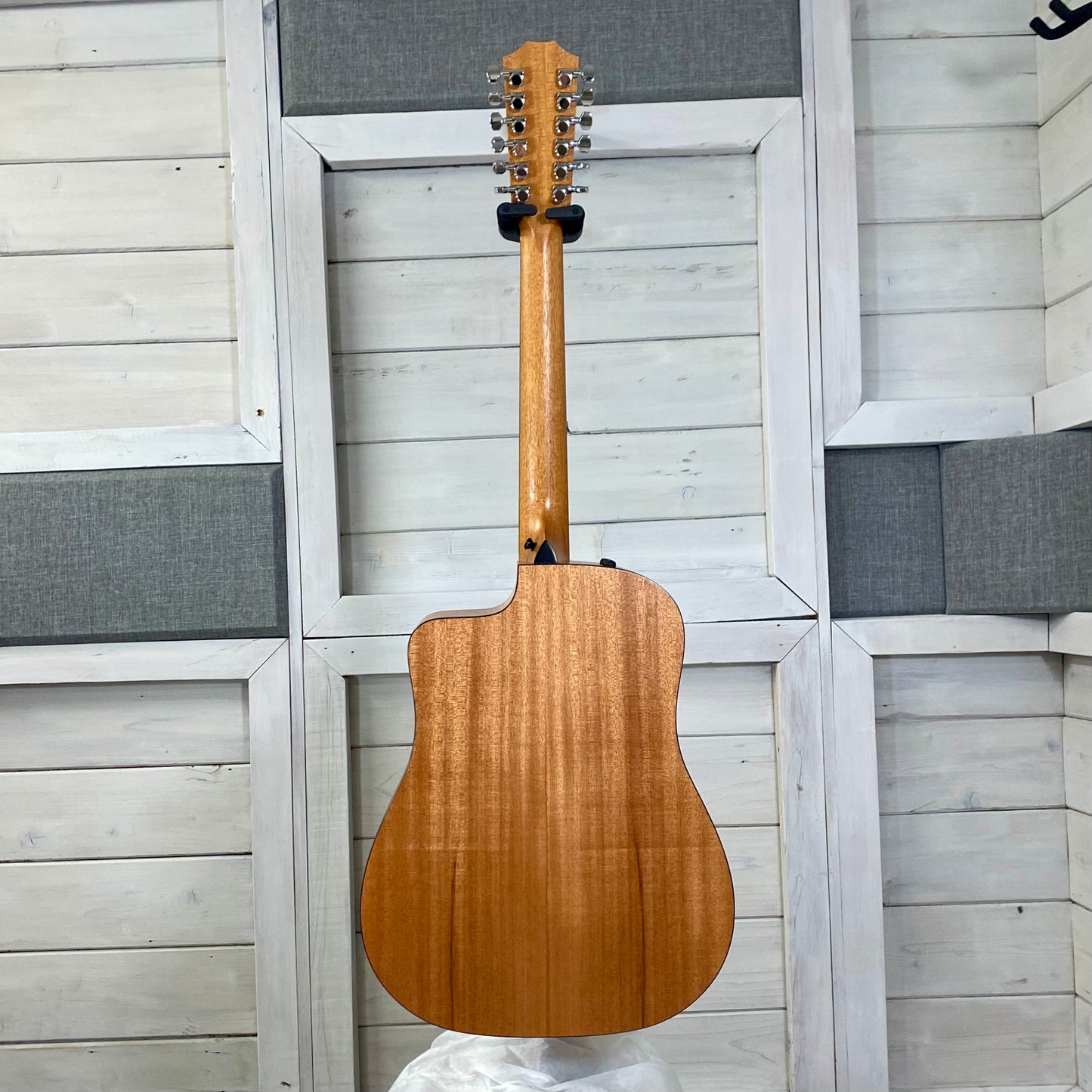 Taylor Guitars 150ce 12 String Dreadnought Sapele/Spruce Electric Acoustic Guitar – view 7