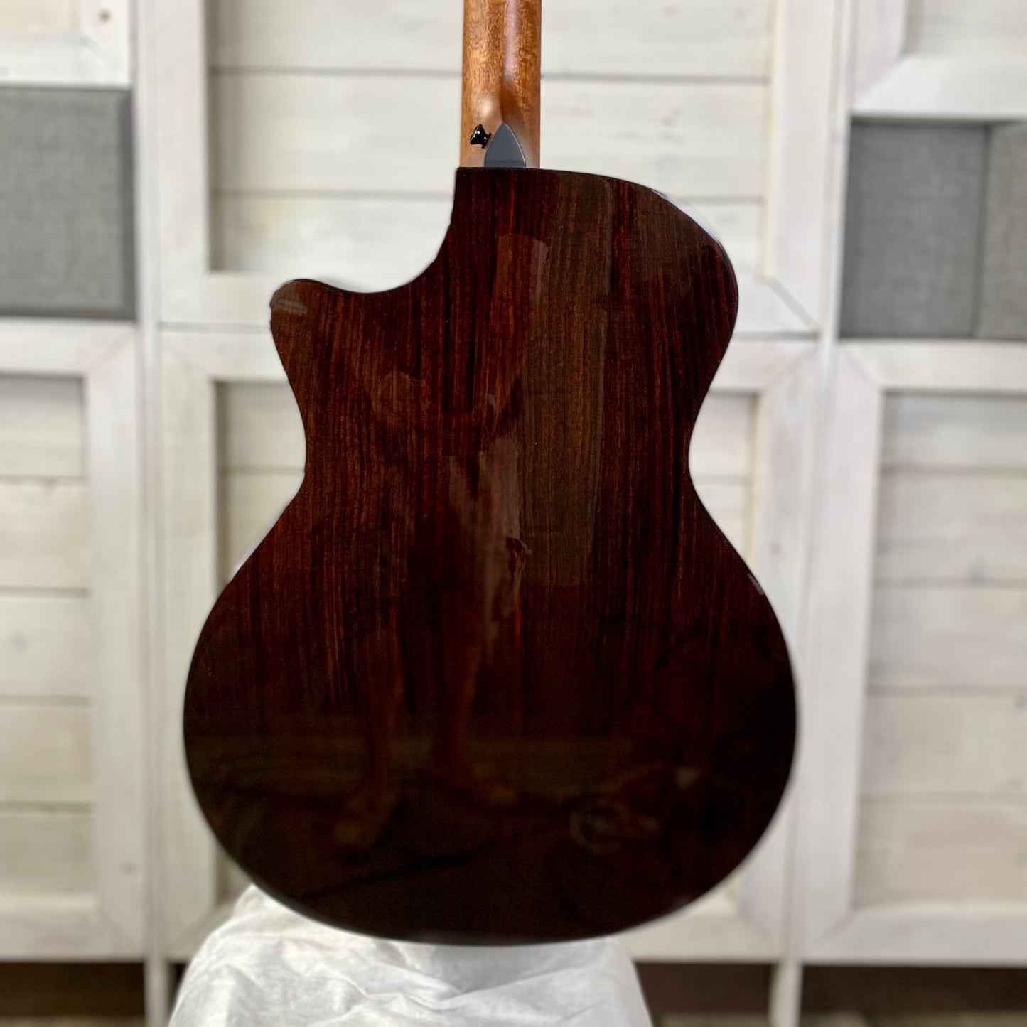 Taylor Next Generation 414ce Indian Rosewood/ Sitka Electric Acoustic Guitar – view 10