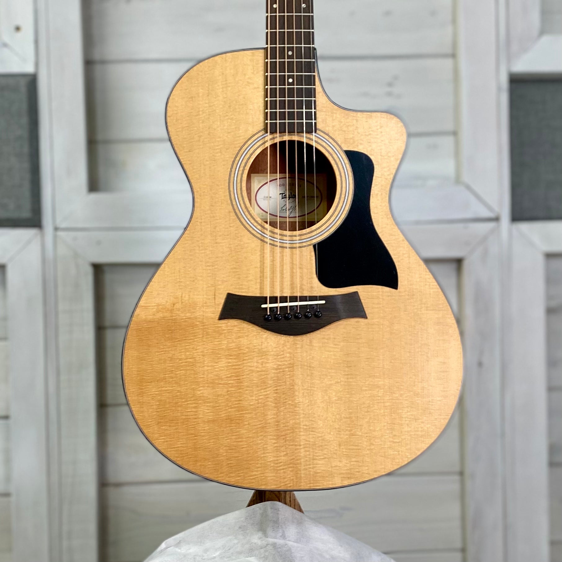 Taylor 112ce Sapele/ Sitka Electric Acoustic Guitar – view 4