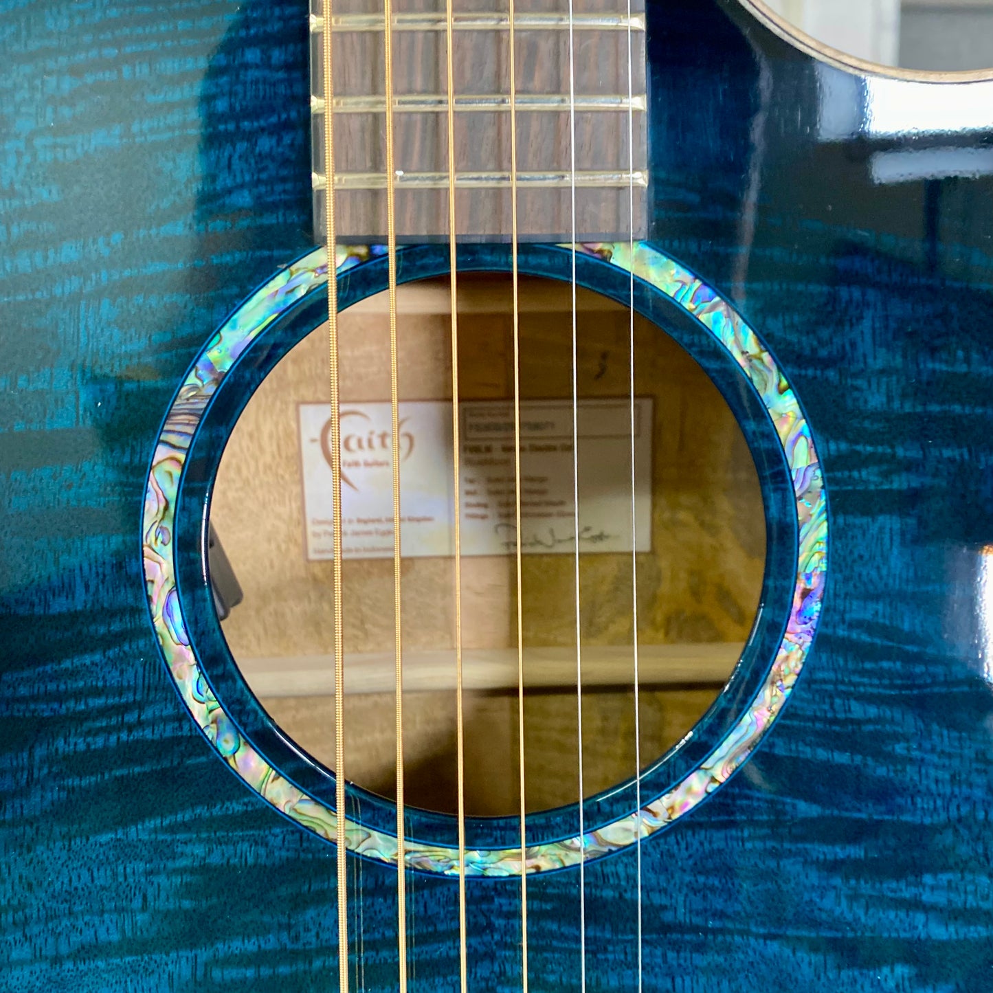 Faith Blue Moon Venus Cutaway Electric / Acoustic Guitar – view 6