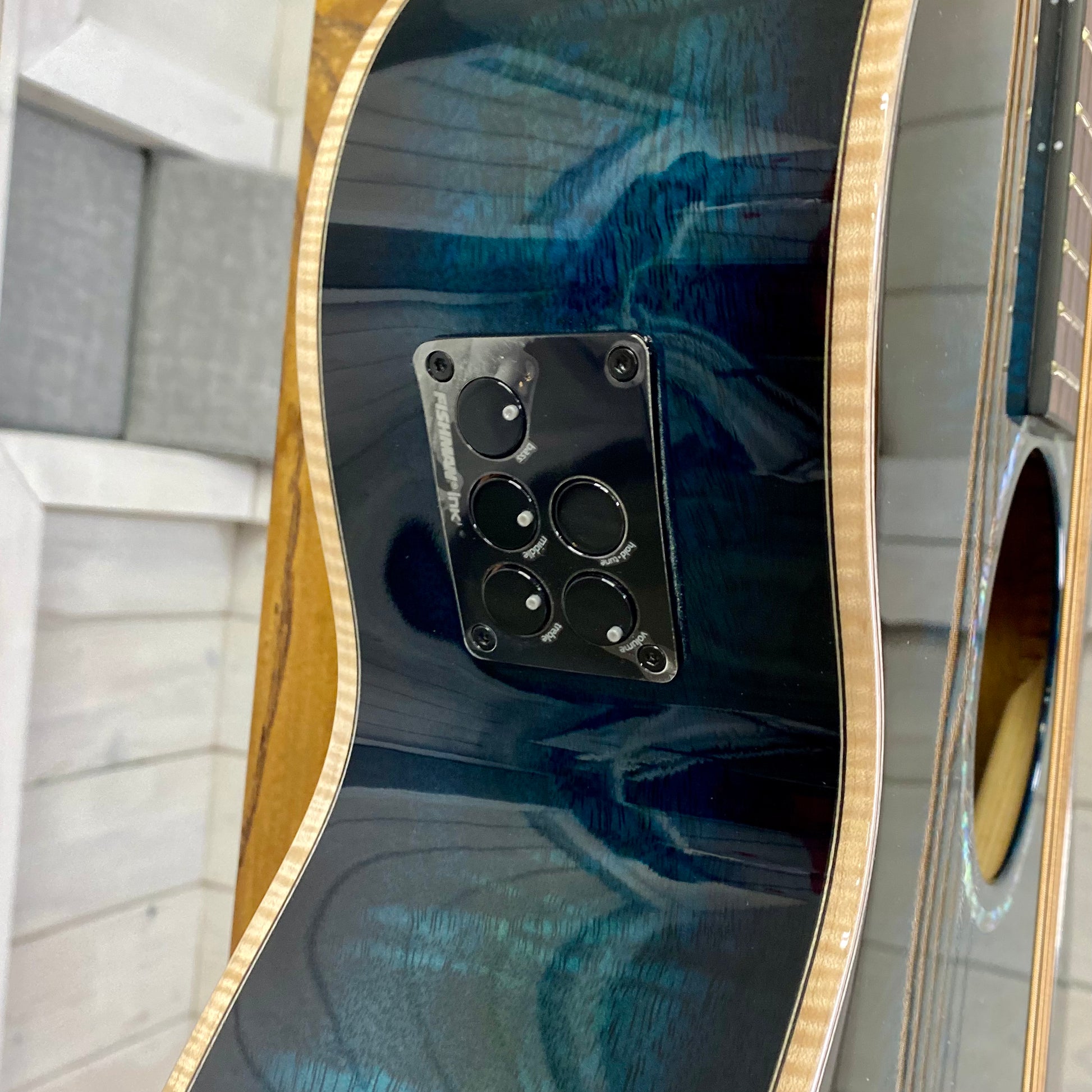 Faith Blue Moon Venus Cutaway Electric / Acoustic Guitar – view 7