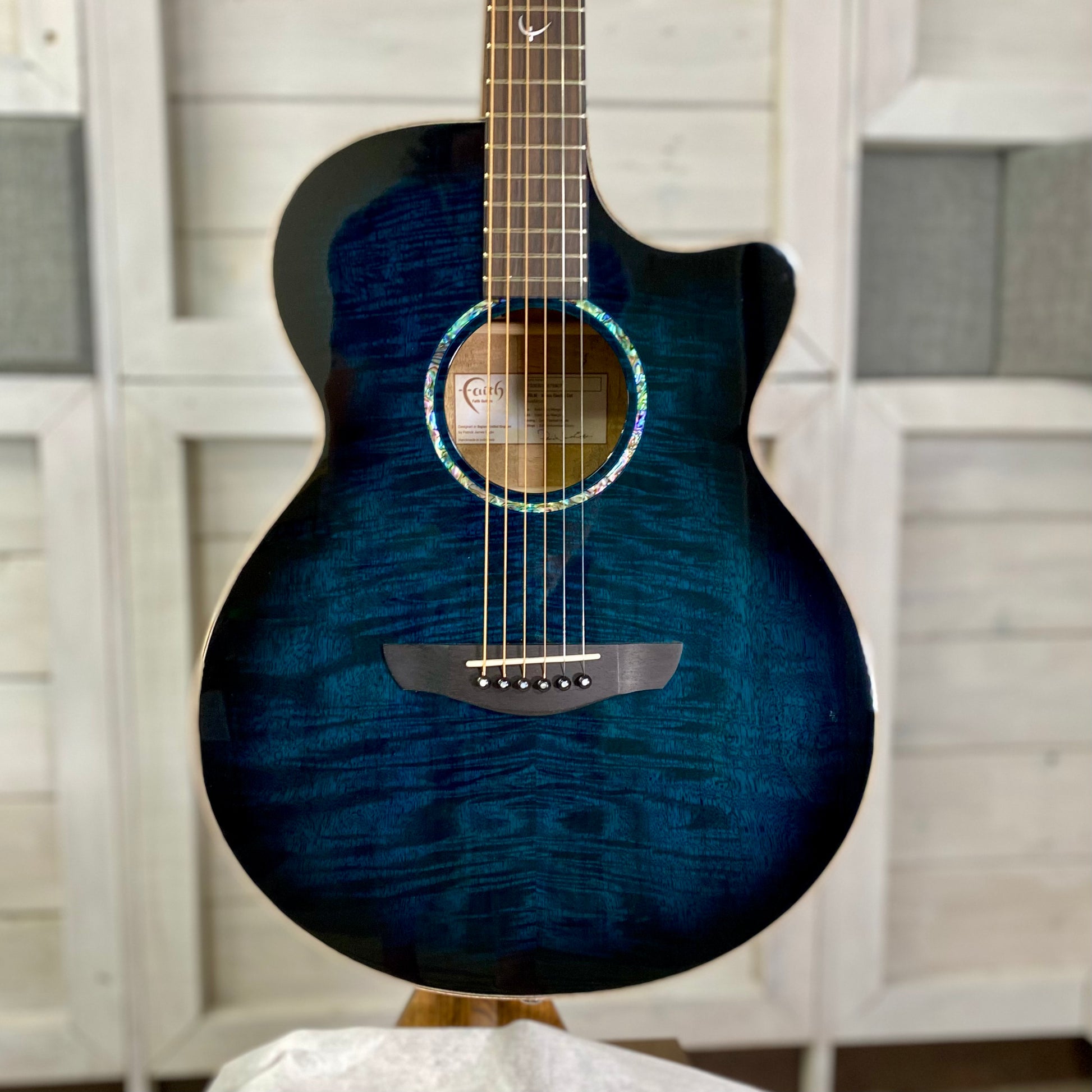 Faith Blue Moon Venus Cutaway Electric / Acoustic Guitar – view 3