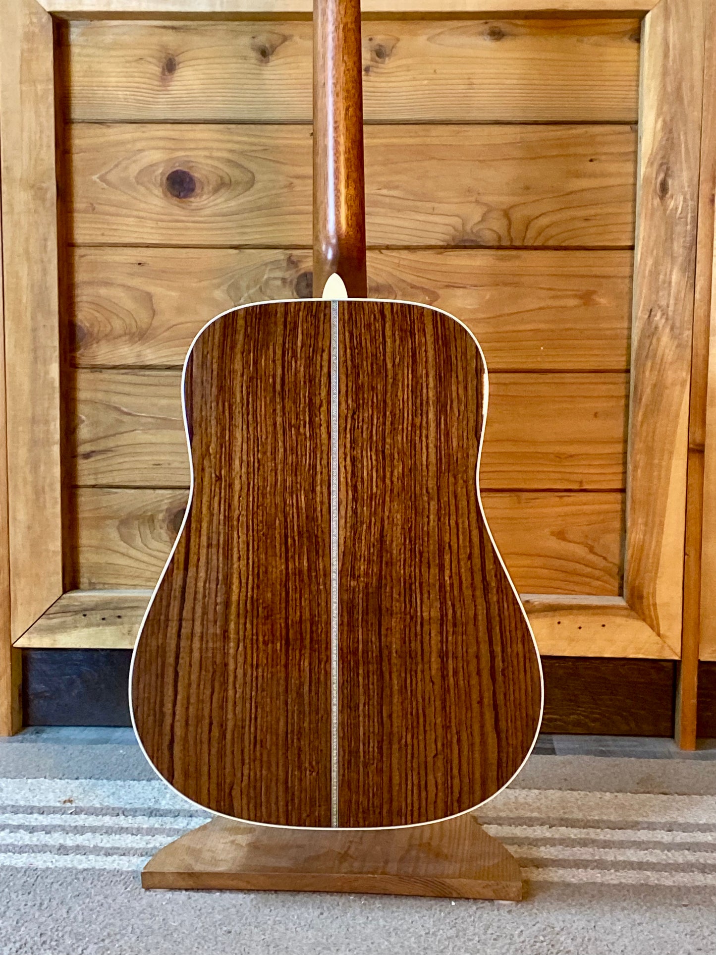 Martin HD28 Herringbone with Molded Hardshell Case