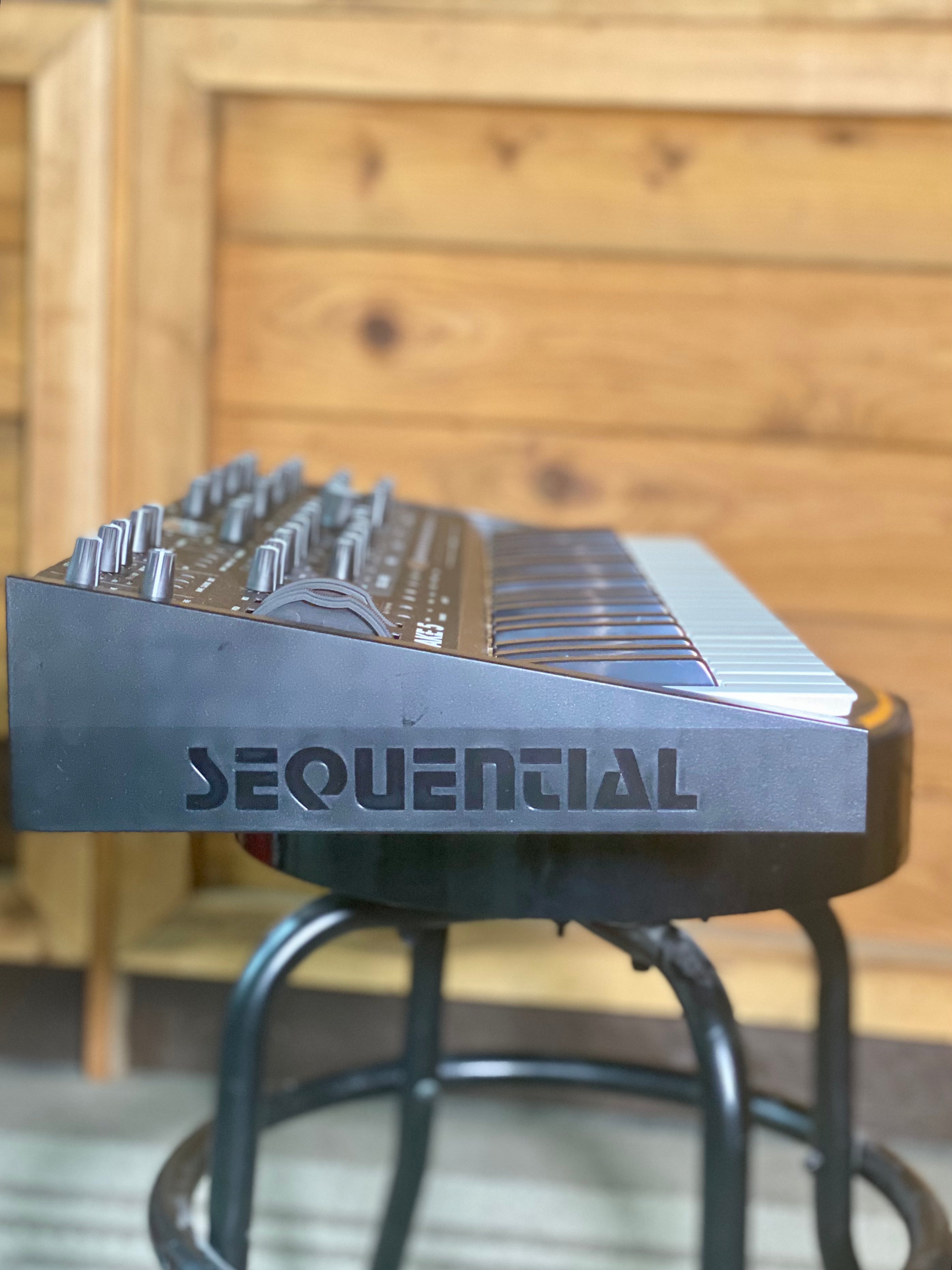 Sequential SEQ-3500 TAKE 5 Poly Synth