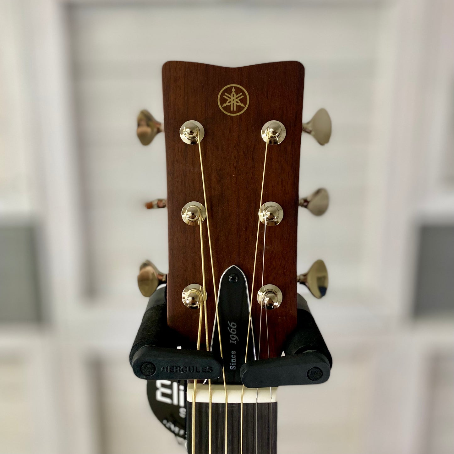 Yamaha FS5 Red Label Gloss Concert-Style Acoustic Guitar with Case - Natural