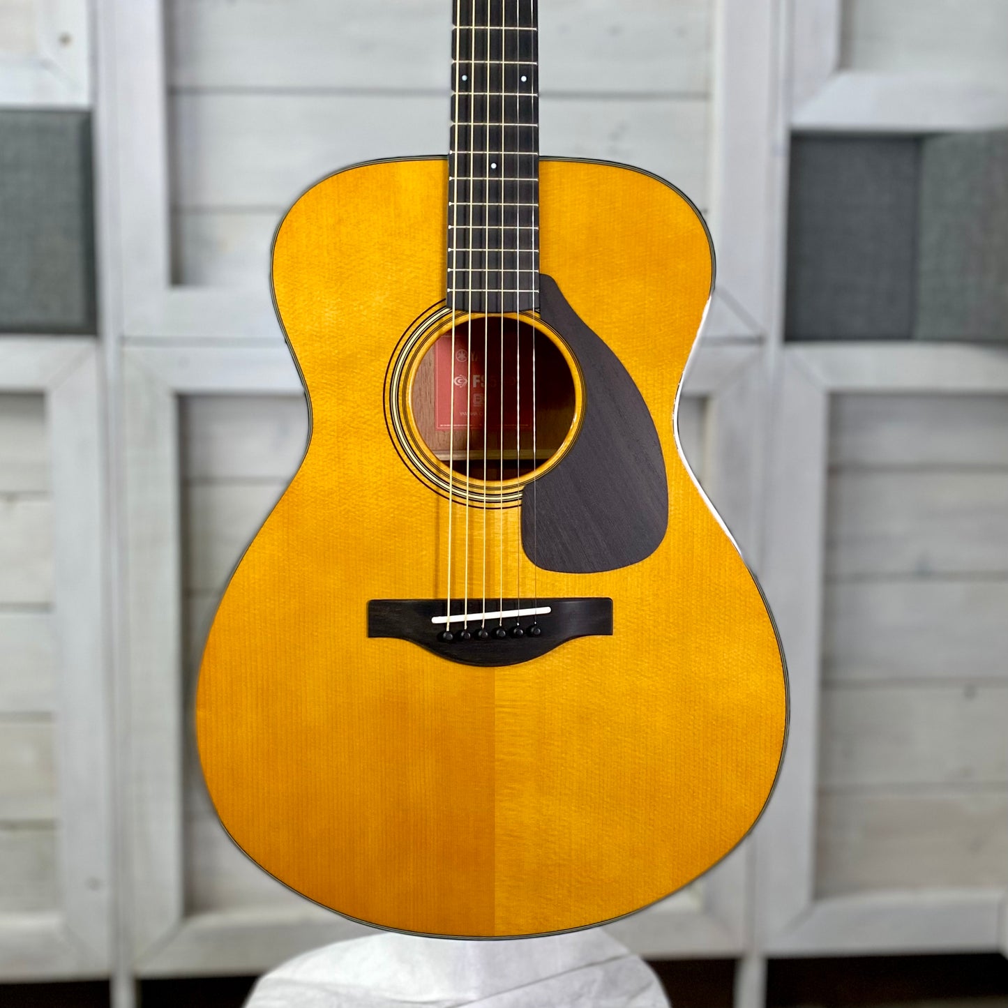 Yamaha FS5 Red Label Gloss Concert-Style Acoustic Guitar with Case - Natural