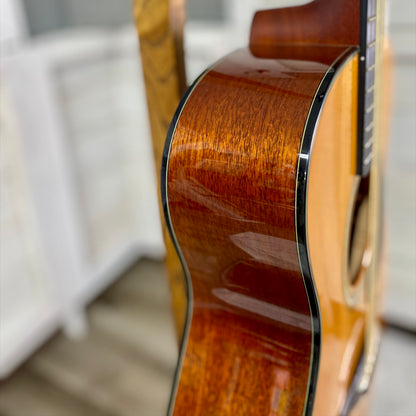 Yamaha FS5 Red Label Gloss Concert-Style Acoustic Guitar with Case - Natural