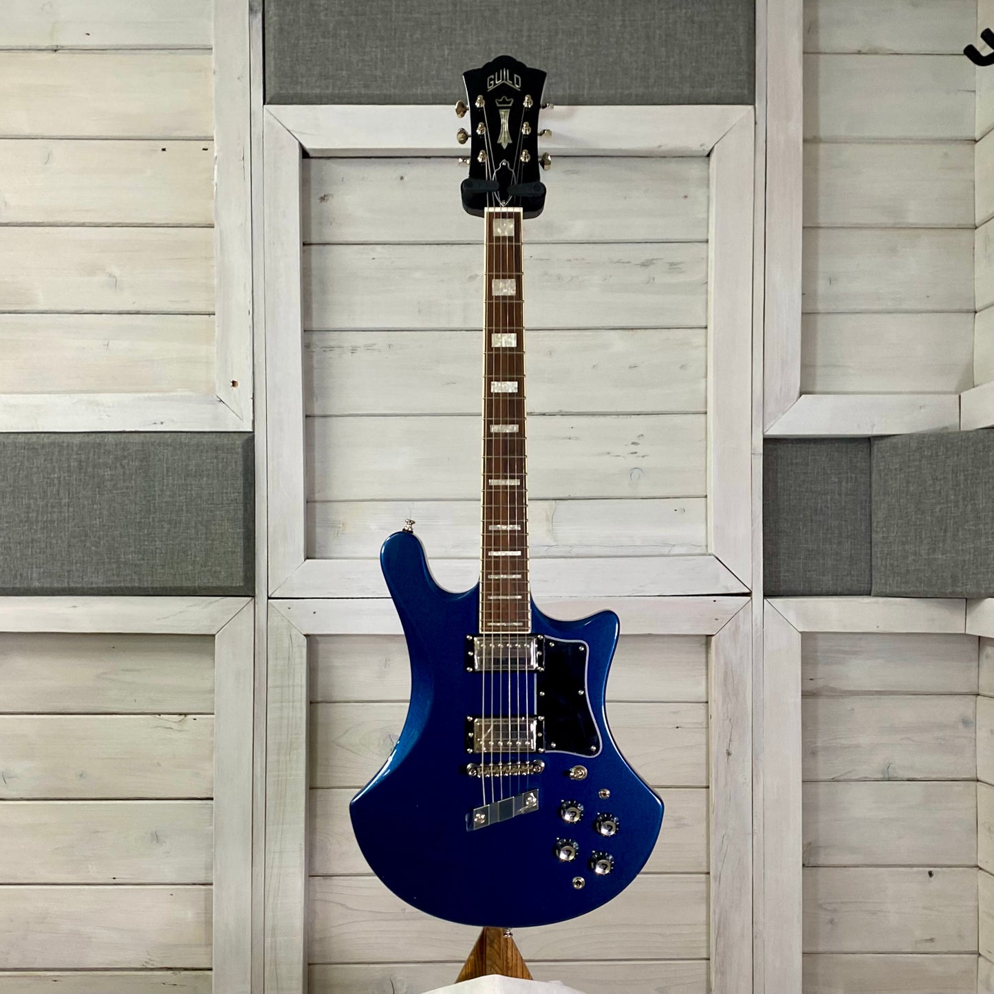 Guild S-300 Deluxe Solid-body Electric Guitar in Neptune Blue Metallic and Vintage Sterling Metallic