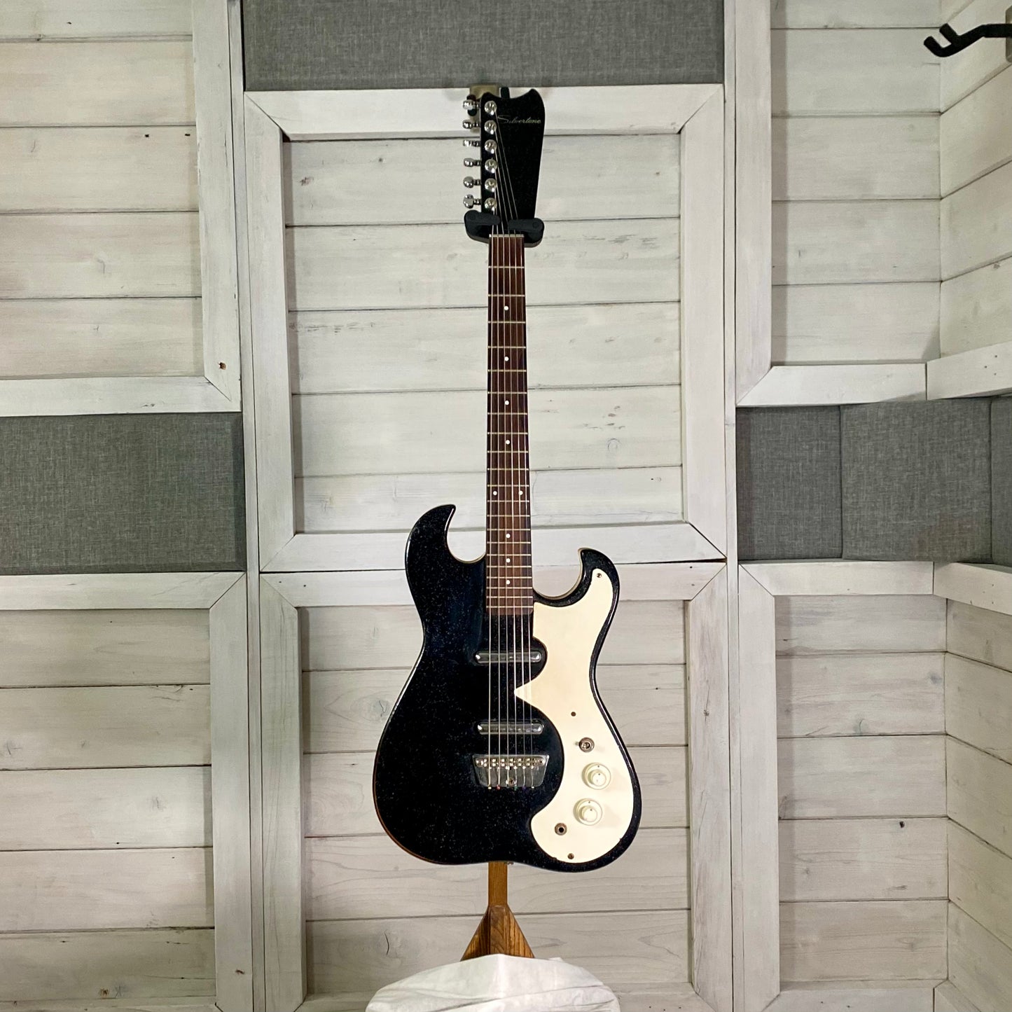 Silvertone 1449 Electric Guitar USED