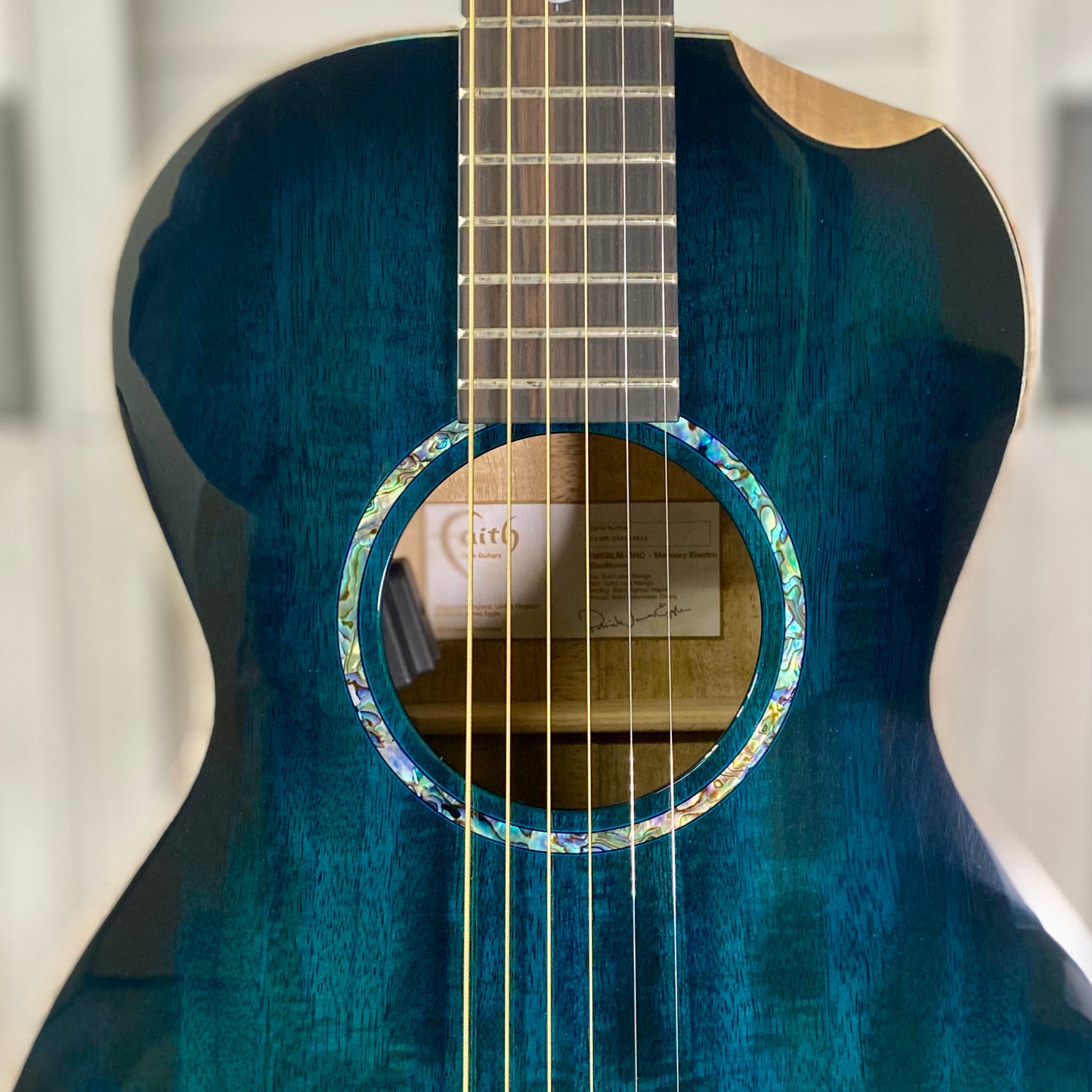Faith Blue Moon Mercury Scoop Electric / Acoustic Guitar
