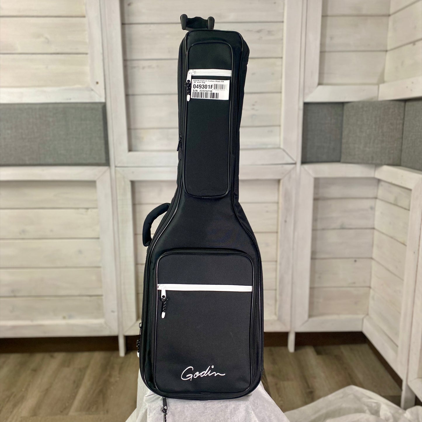 Godin Radium Carbon Black RN (Slight Flaw) Electric Guitar