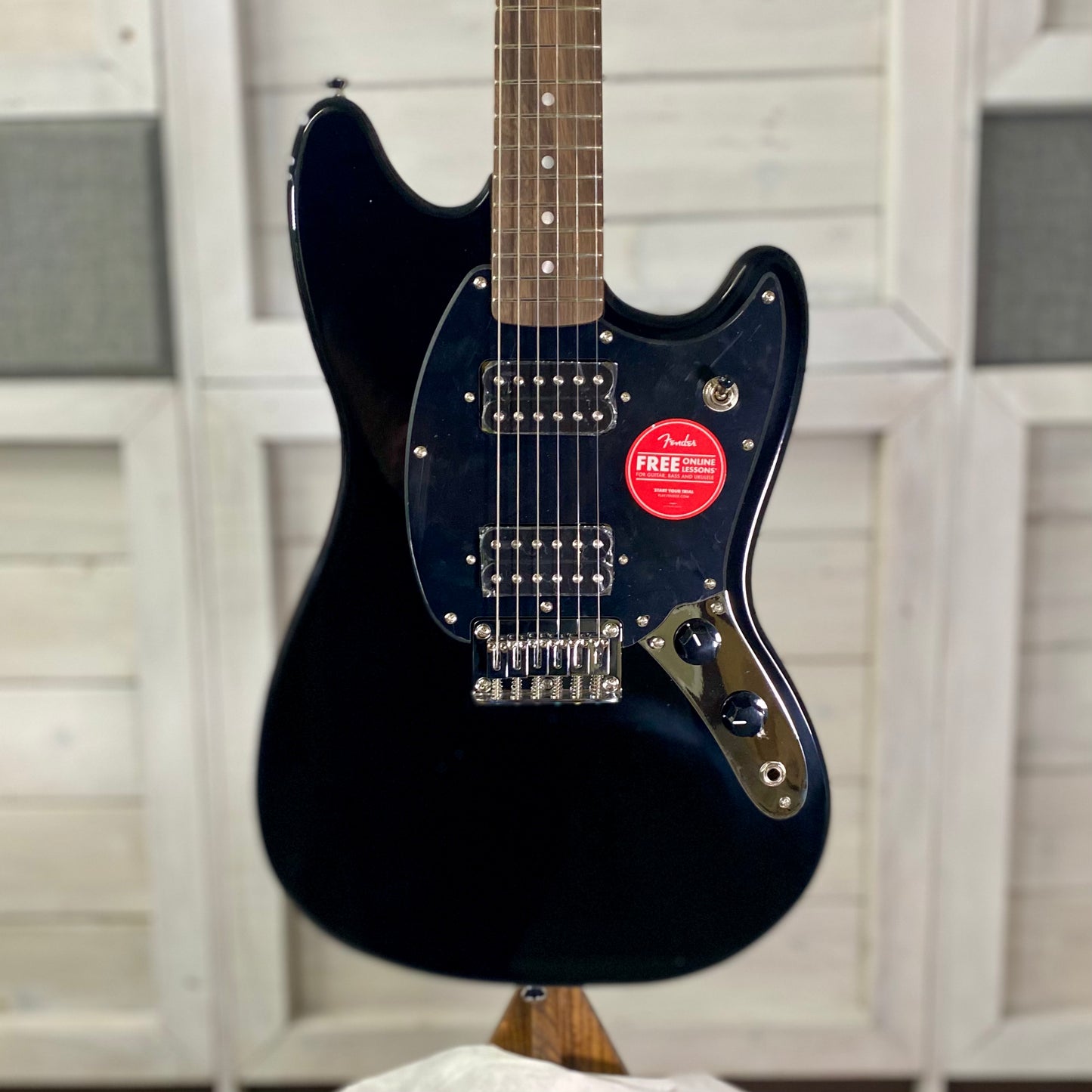 Squier Sonic Mustang HH in Black With Black Pickguard