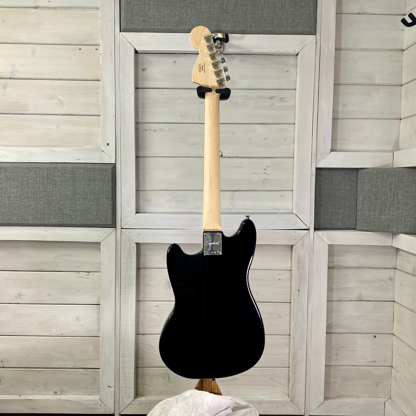 Squier Sonic Mustang HH in Black With Black Pickguard