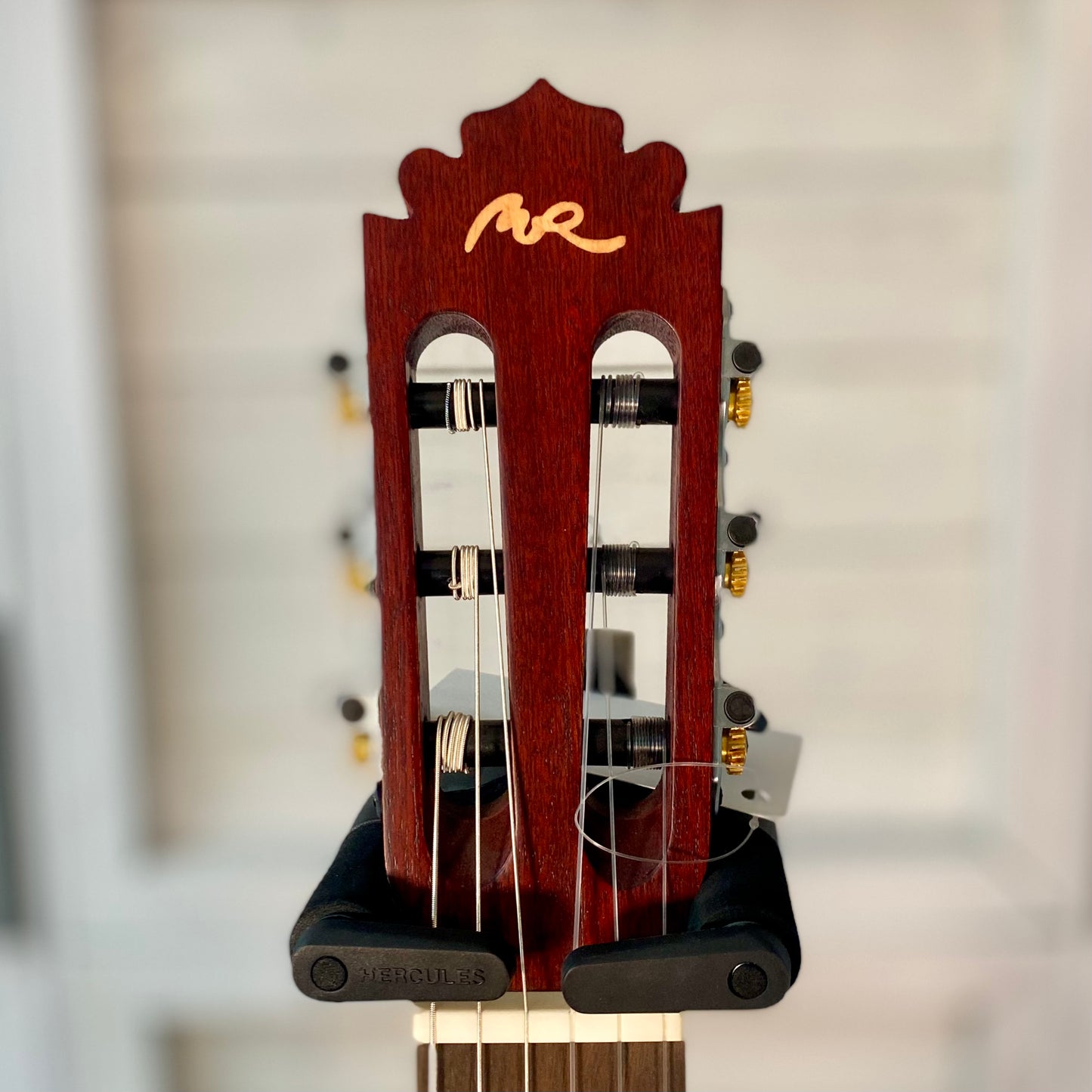 Manuel Rodriguez Tradición T-65 4/4 Classical Guitar – Solid Cedar / Mahogany