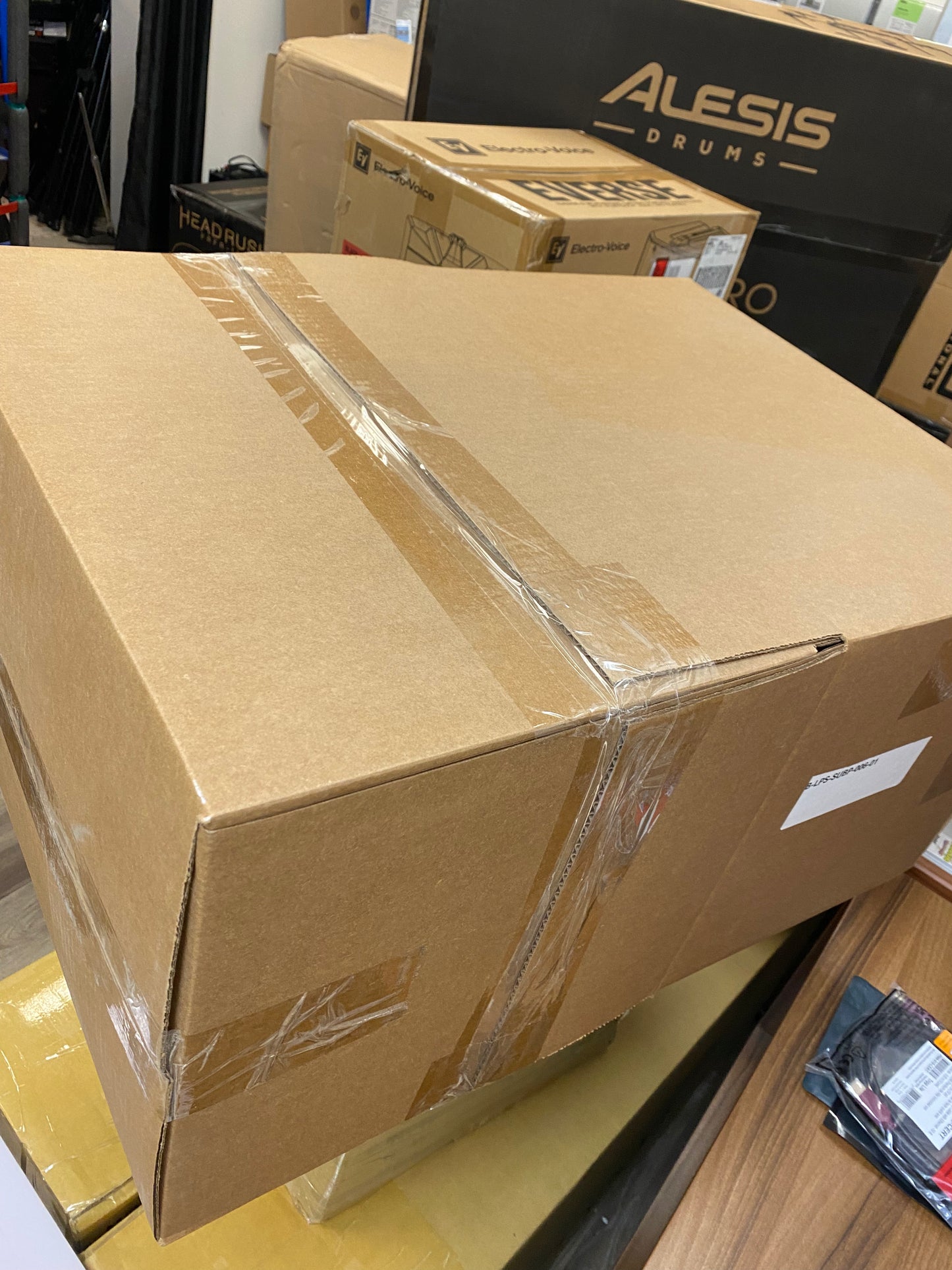 Moog Subsequent 37 - Paraphonic Analog Synthesizer no original box