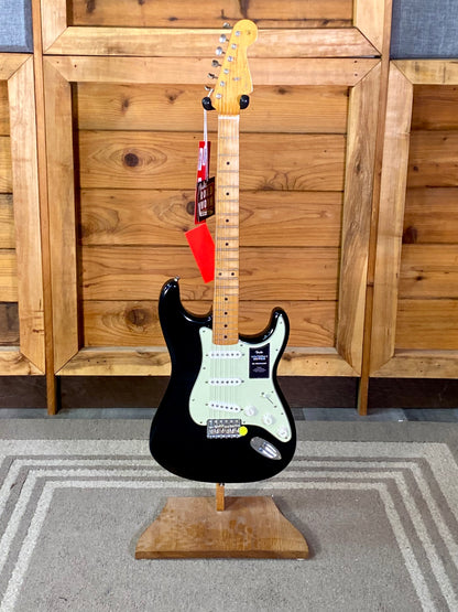 Fender Vintera II Road Worn '60s Stratocaster Limited Edition  in Black With Hardshell Case