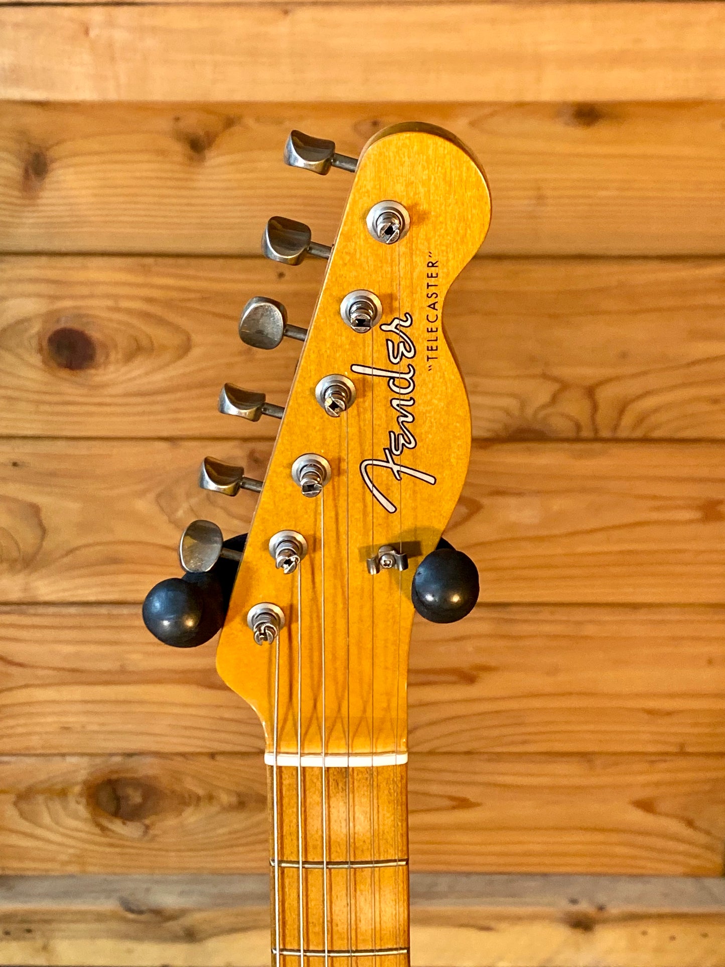 Fender Vintera® II Limited Edition Road Worn® ‘60s Telecaster in Blonde With Hardshell Case
