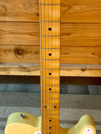 Fender Vintera® II Limited Edition Road Worn® ‘60s Telecaster in Blonde With Hardshell Case