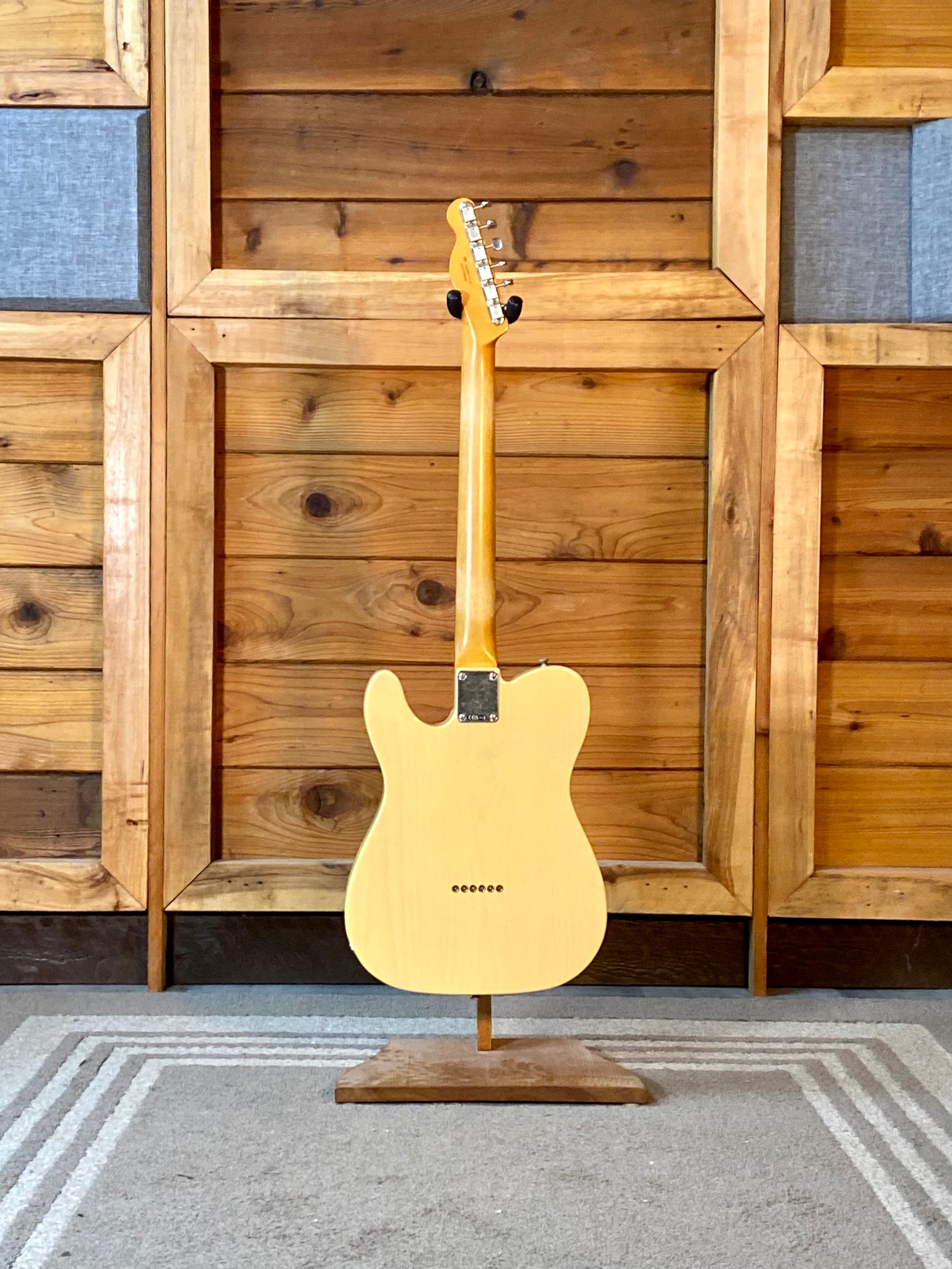 Fender Vintera® II Limited Edition Road Worn® ‘60s Telecaster in Blonde With Hardshell Case