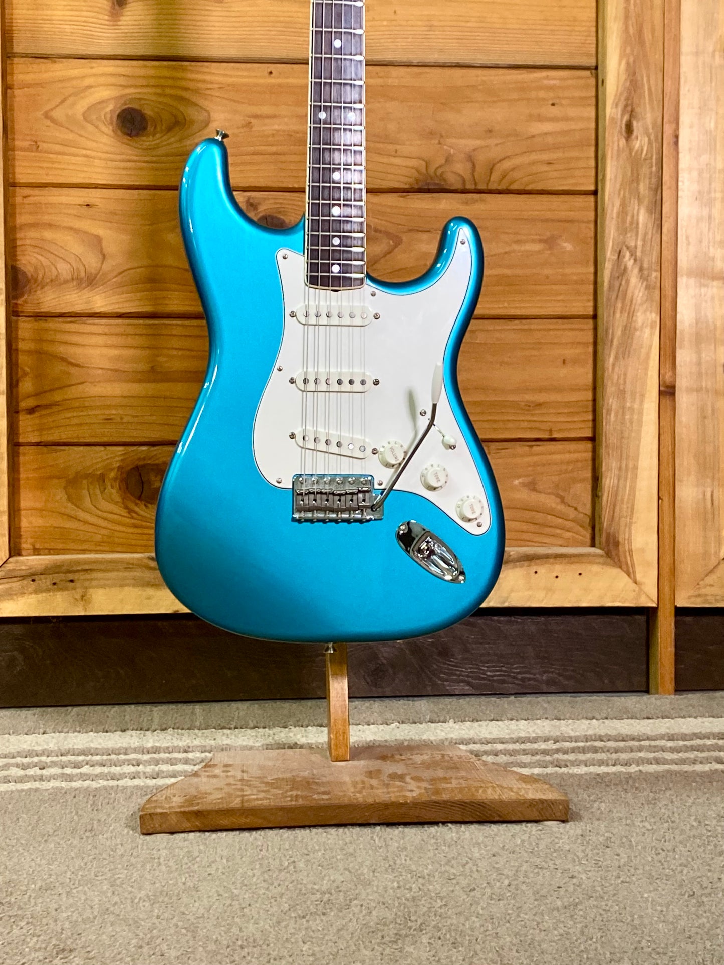 Fender Eric Johnson Stratocaster® Rosewood Lucerne Aqua Firemist With Hardshell Case USED